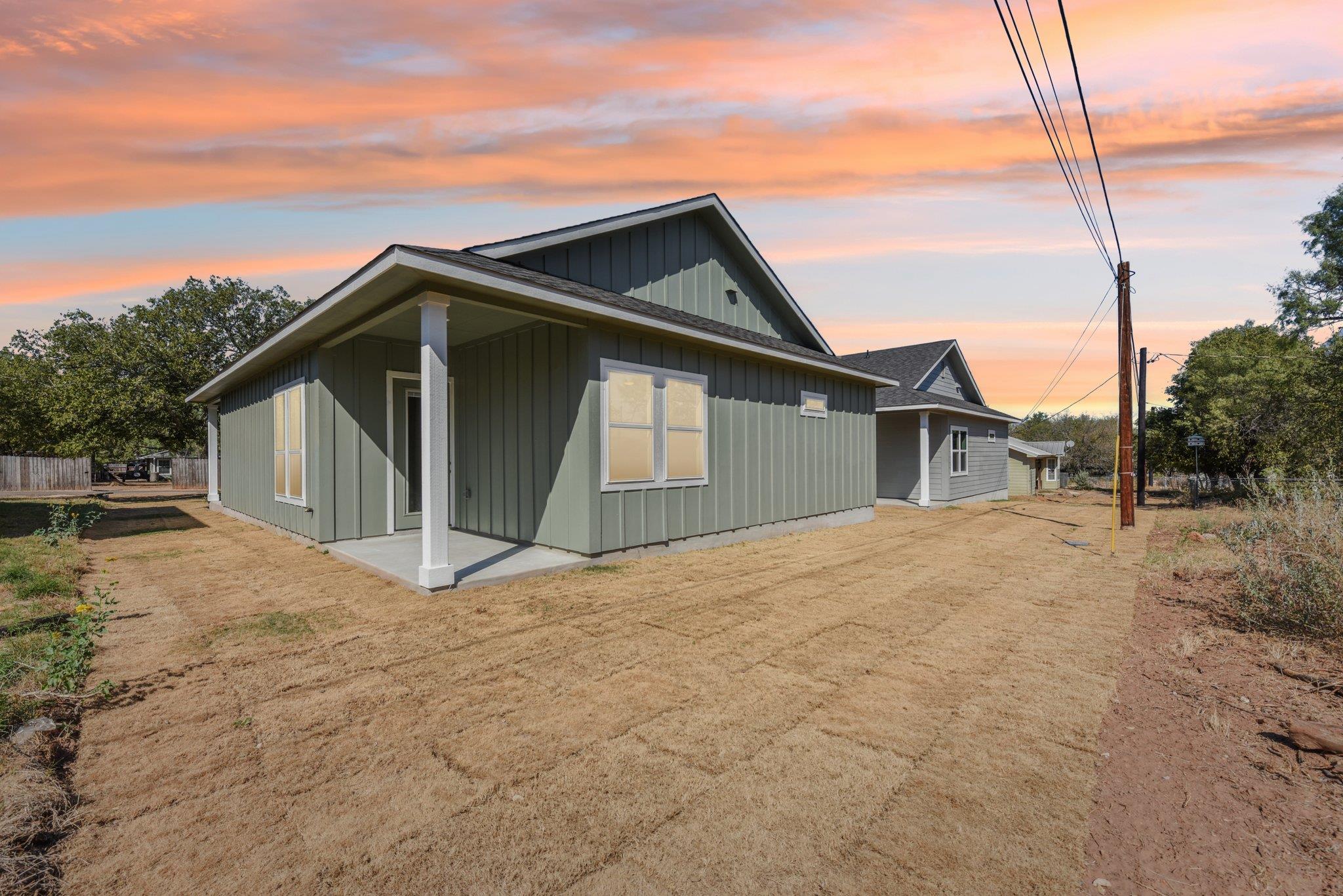 855 Cypress Ln, Cottonwood Shores, TX 78657