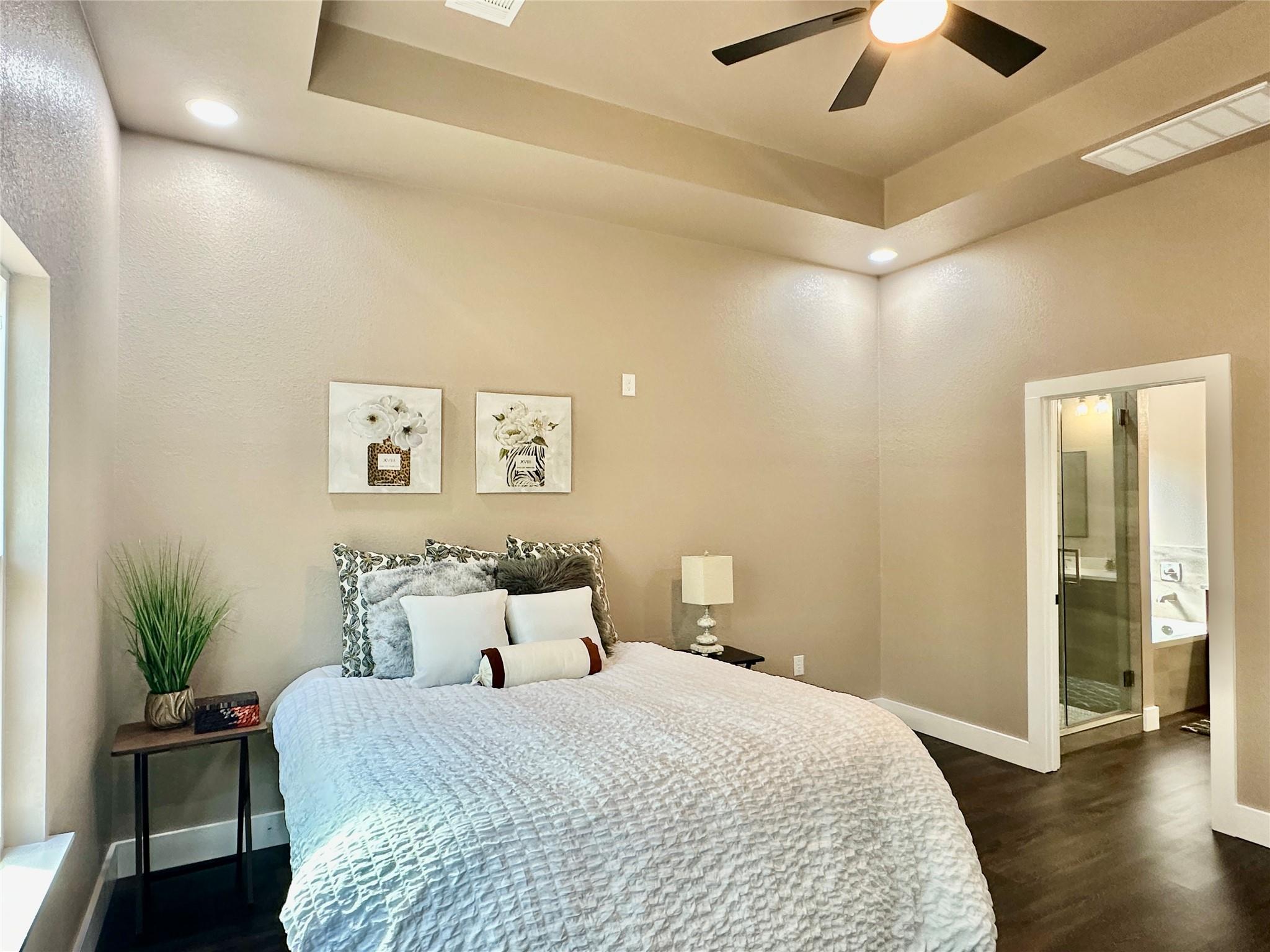 105 Diamond Head Dr, Bastrop, TX 78602