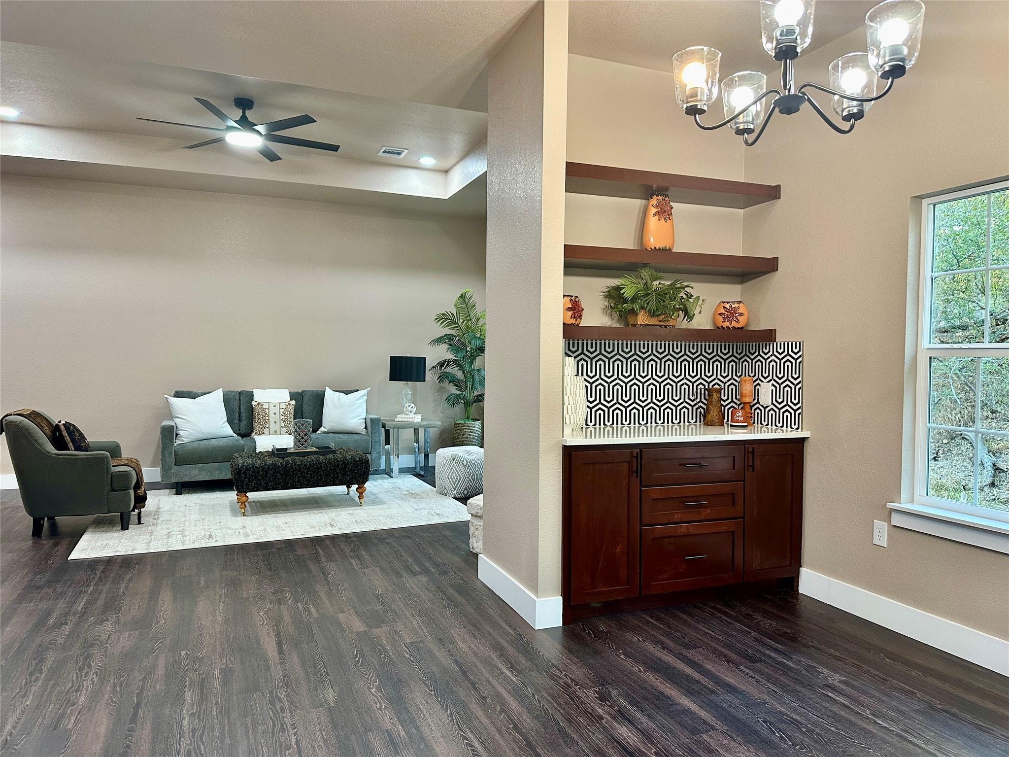 105 Diamond Head Dr, Bastrop, TX 78602