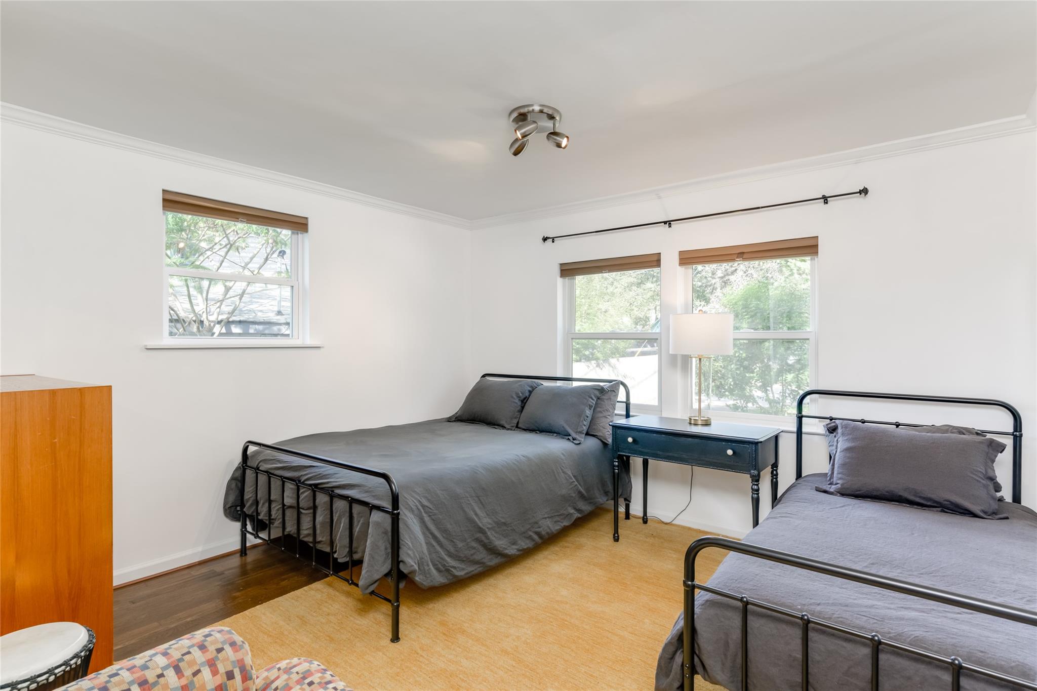 5323 Downs Dr, Austin, TX 78721