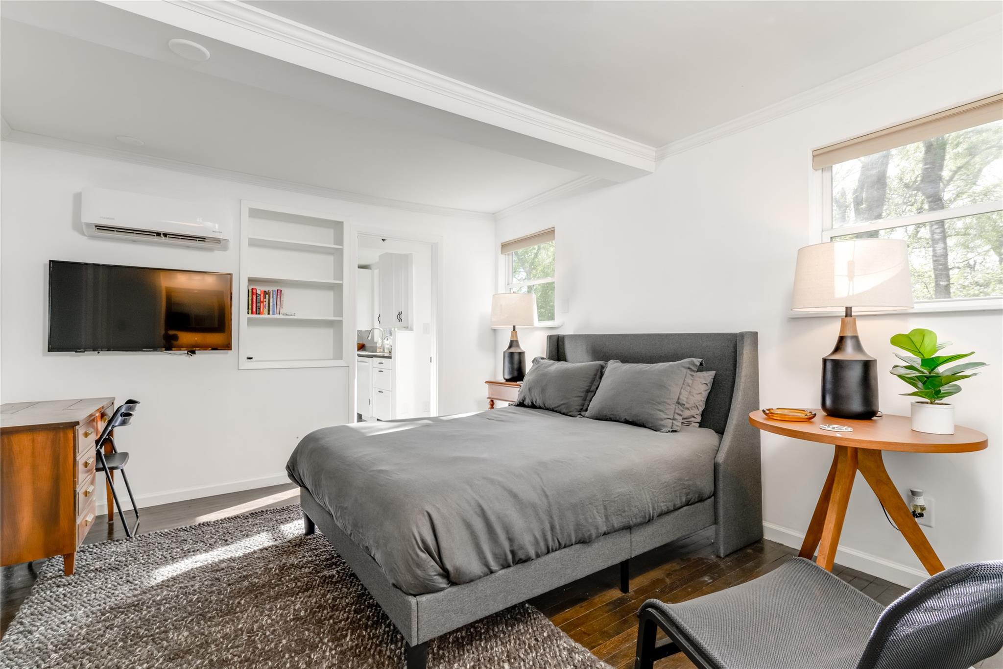 5323 Downs Dr, Austin, TX 78721