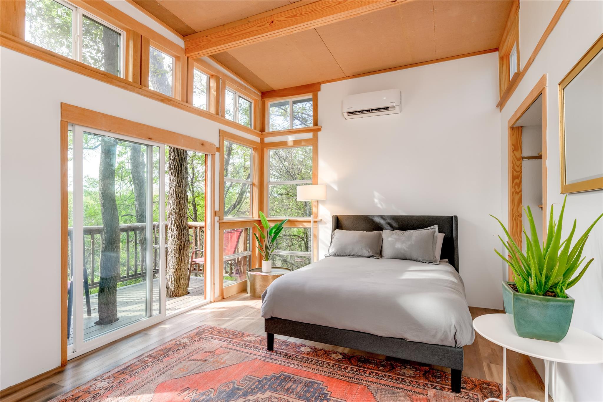 5323 Downs Dr, Austin, TX 78721