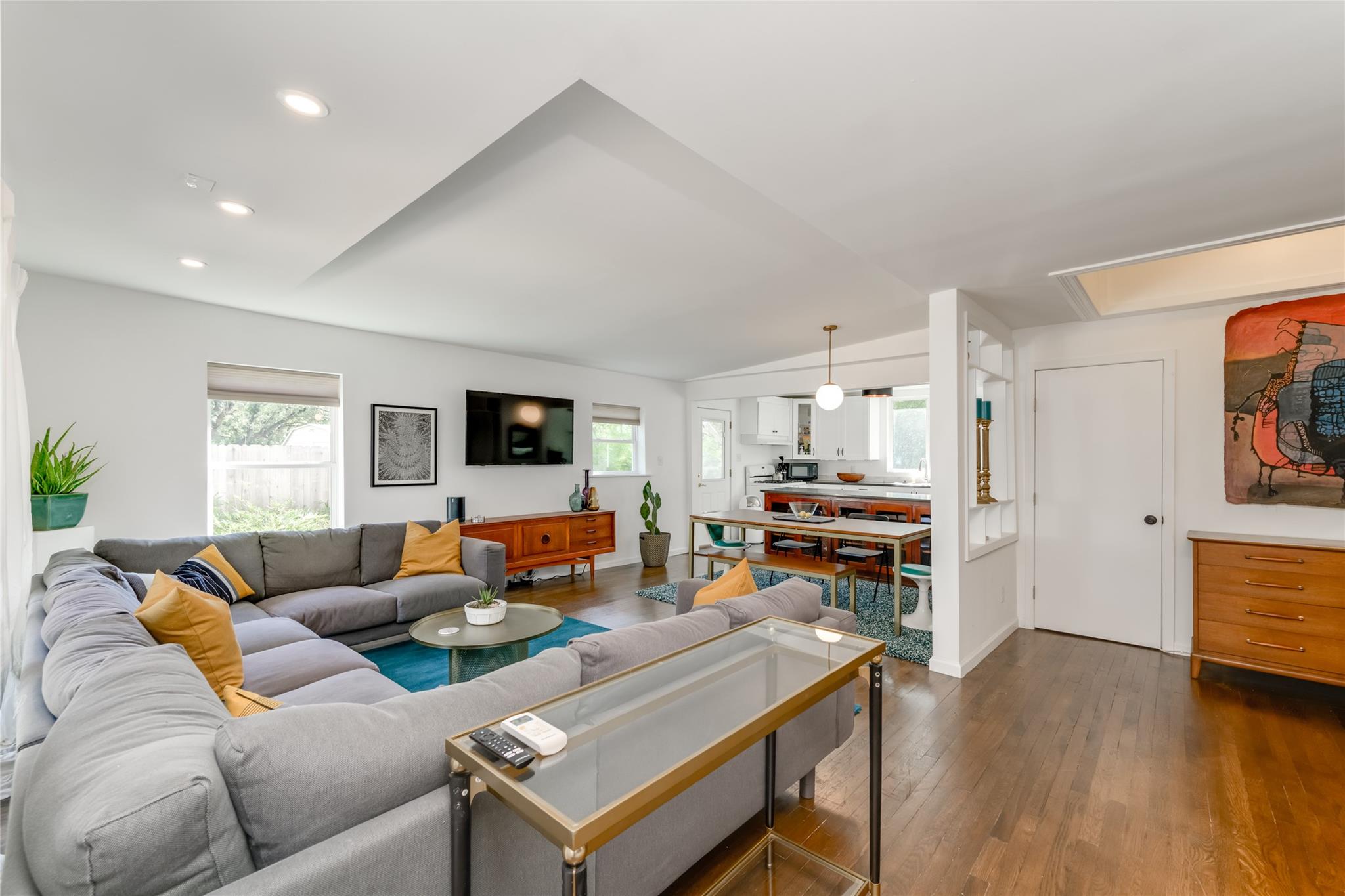 5323 Downs Dr, Austin, TX 78721