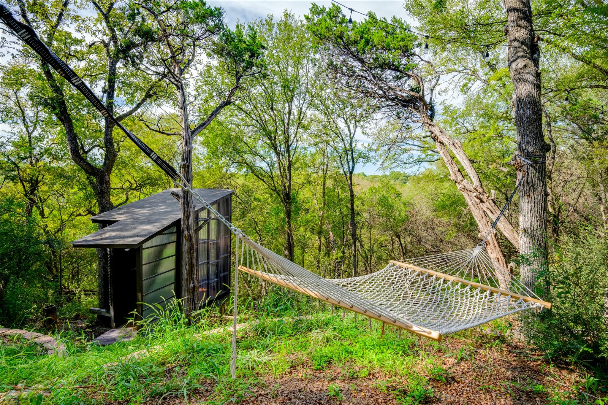 5323 Downs Dr, Austin, TX 78721