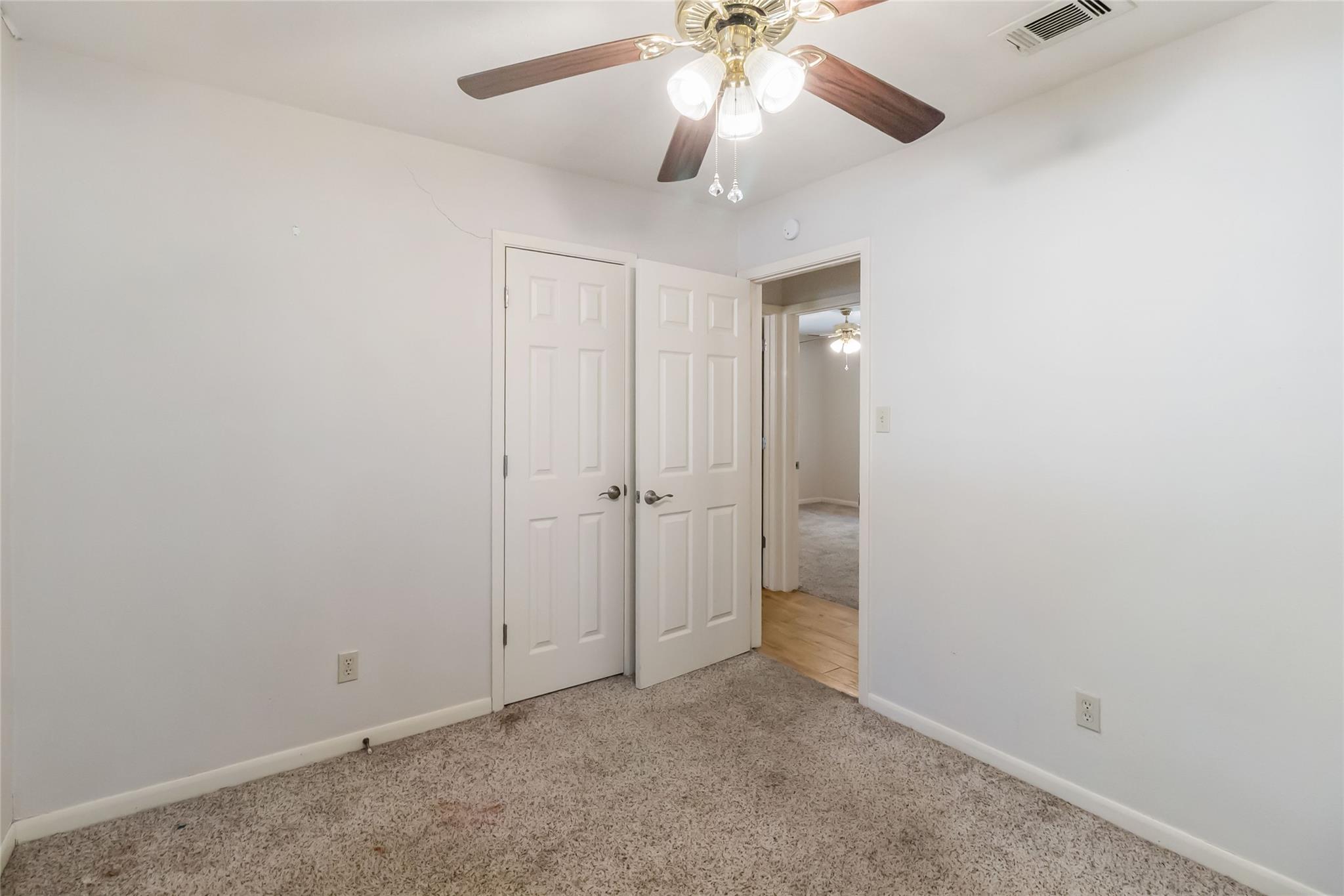 757 N Main St, La Grange, TX 78945