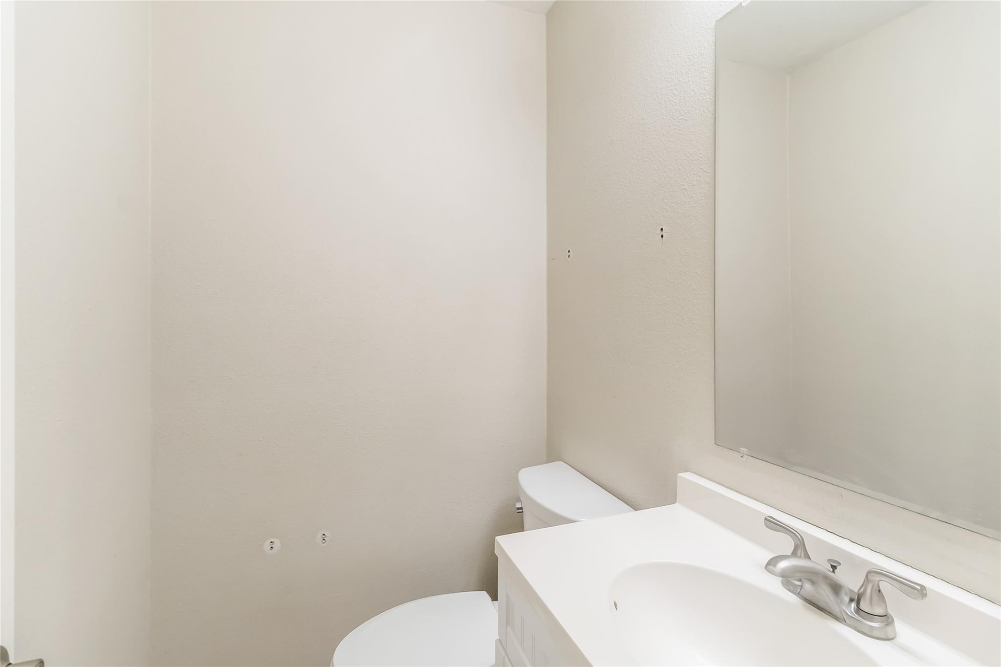 757 N Main St, La Grange, TX 78945