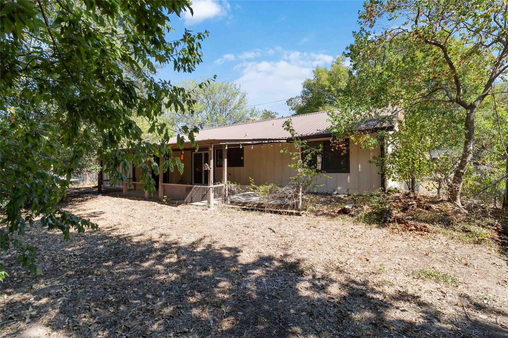 757 N Main St, La Grange, TX 78945