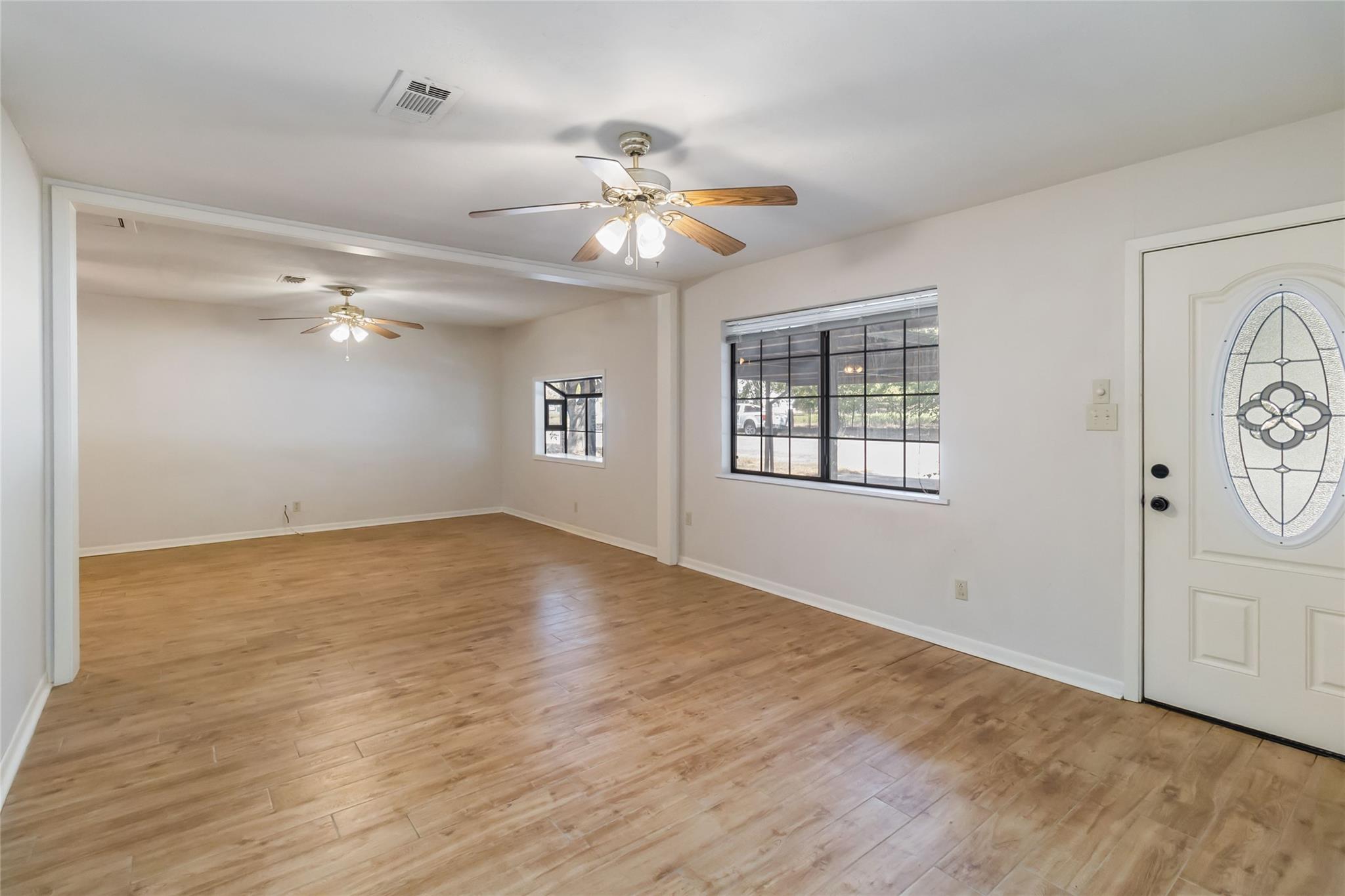 757 N Main St, La Grange, TX 78945