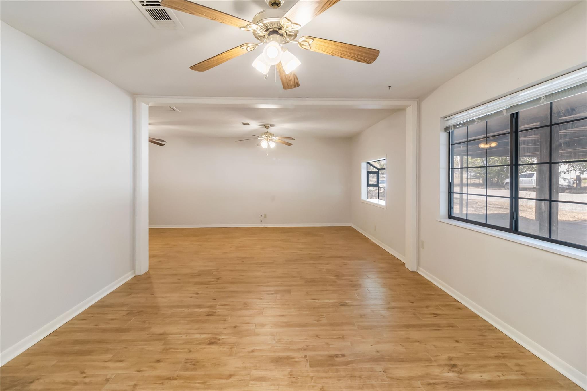 757 N Main St, La Grange, TX 78945