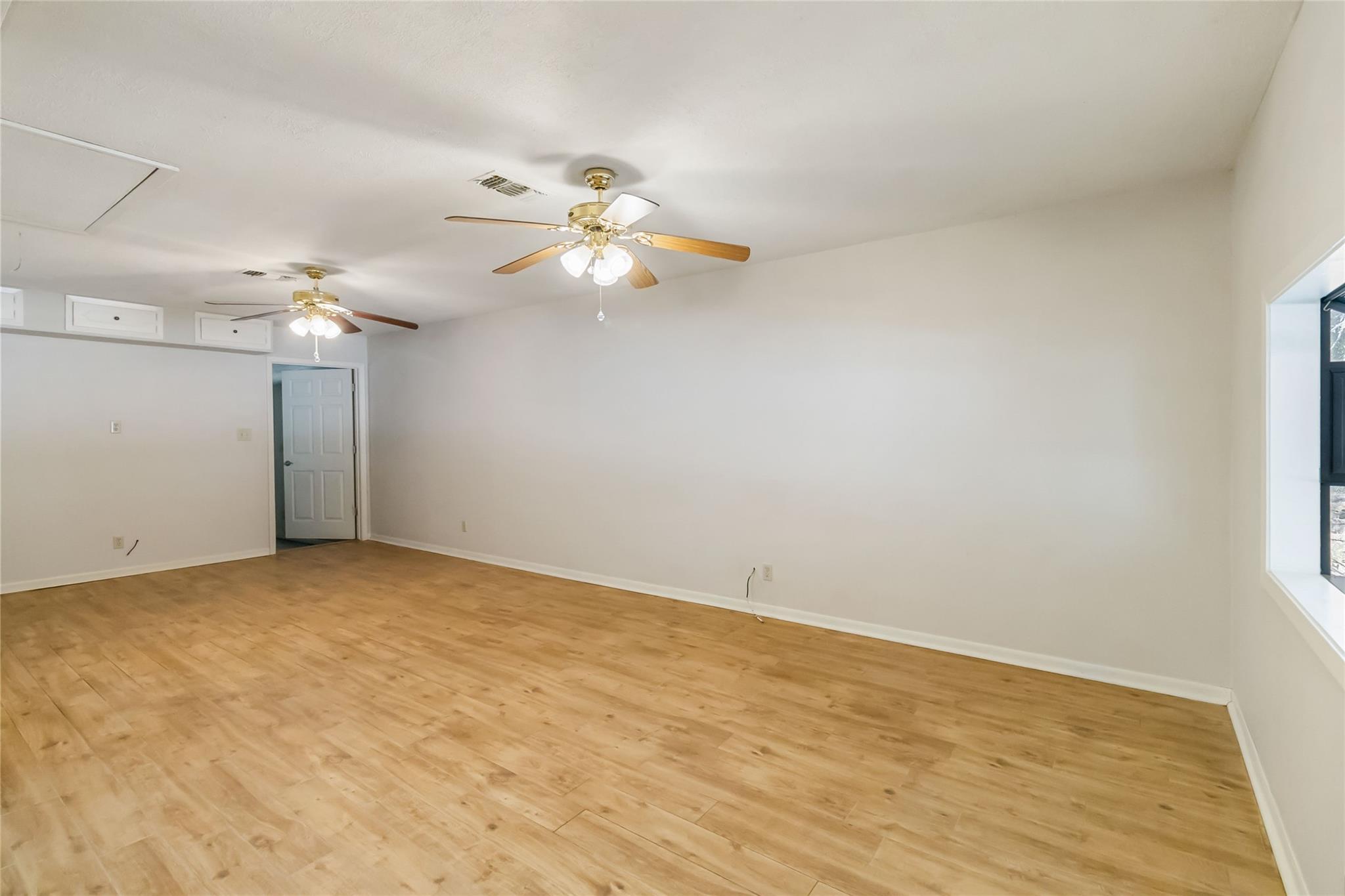 757 N Main St, La Grange, TX 78945