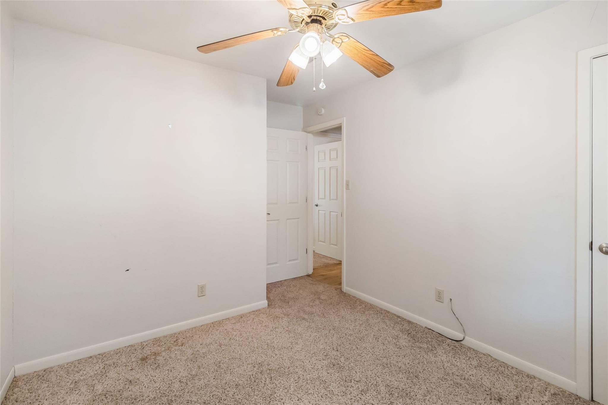 757 N Main St, La Grange, TX 78945