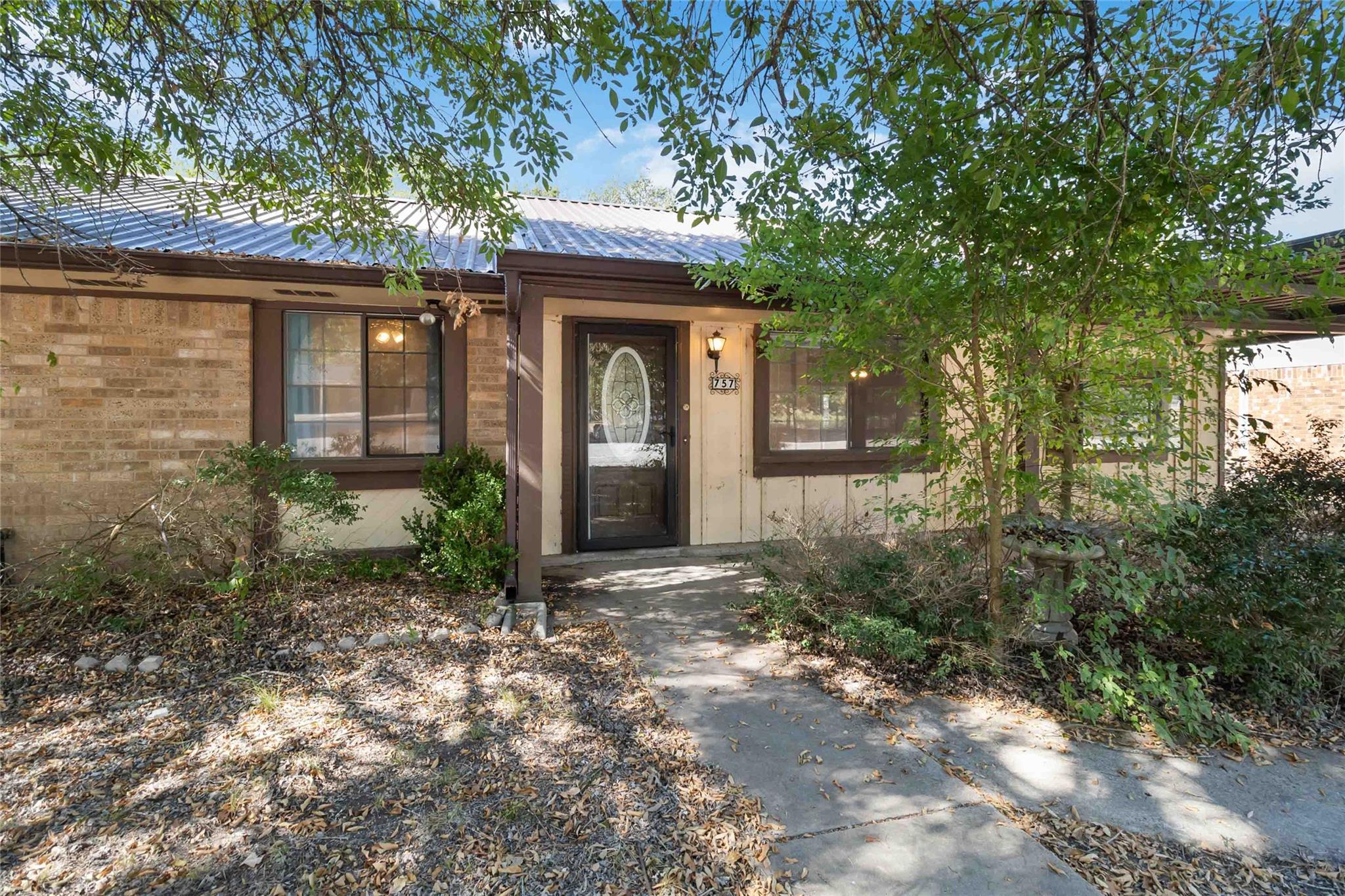 757 N Main St, La Grange, TX 78945