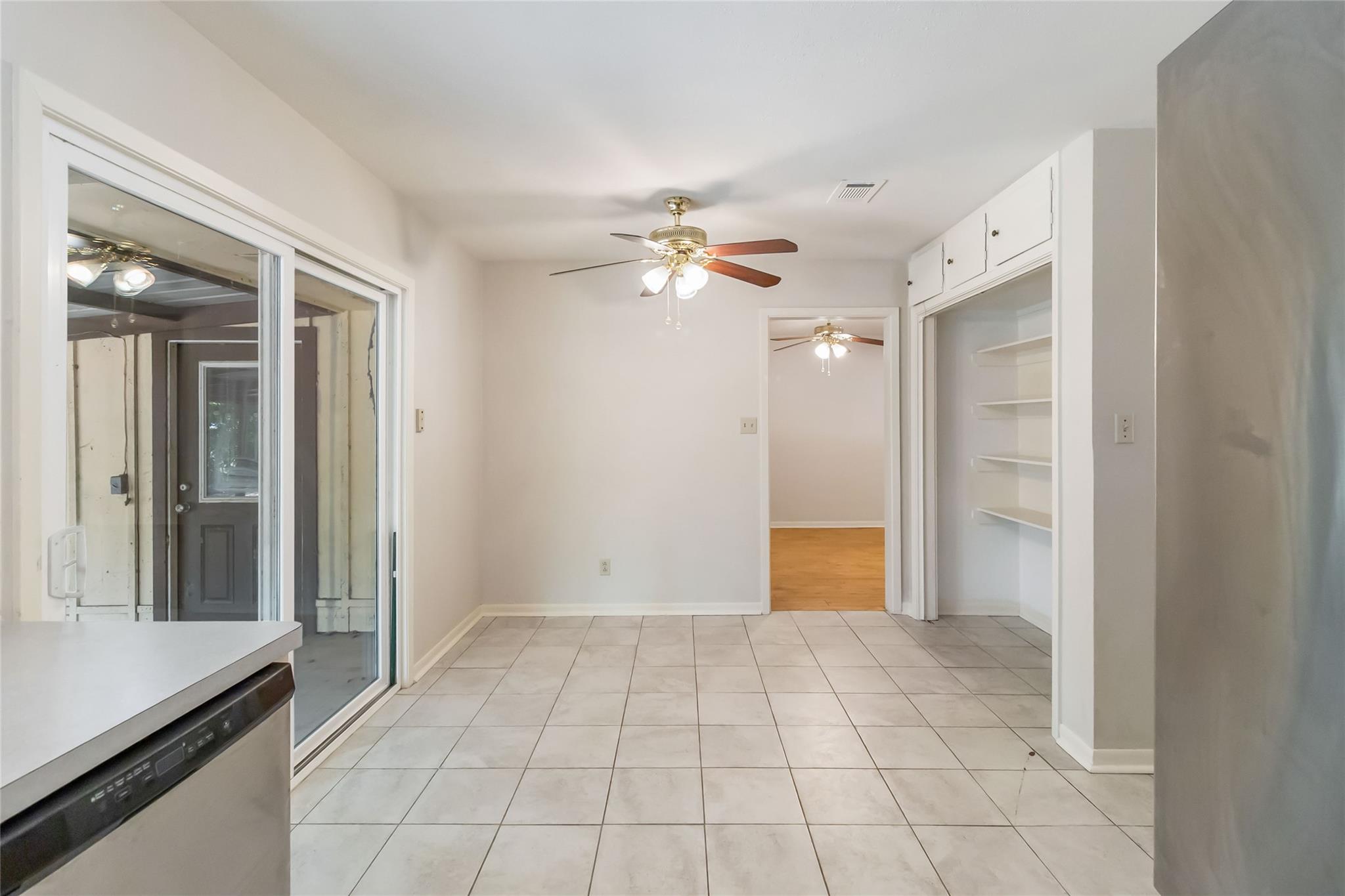 757 N Main St, La Grange, TX 78945