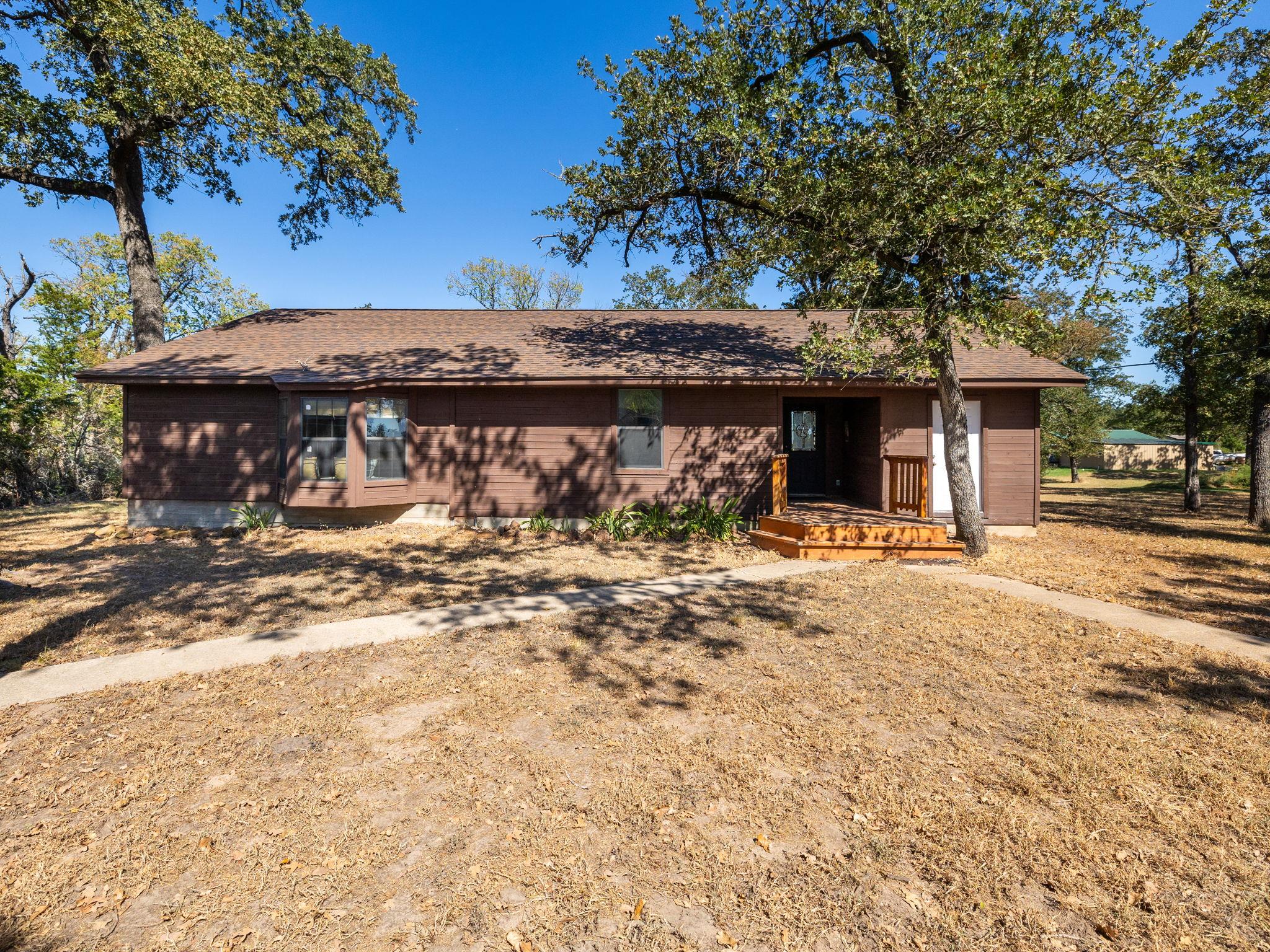 1949 County Road 347 Loop, Gause, TX 77857