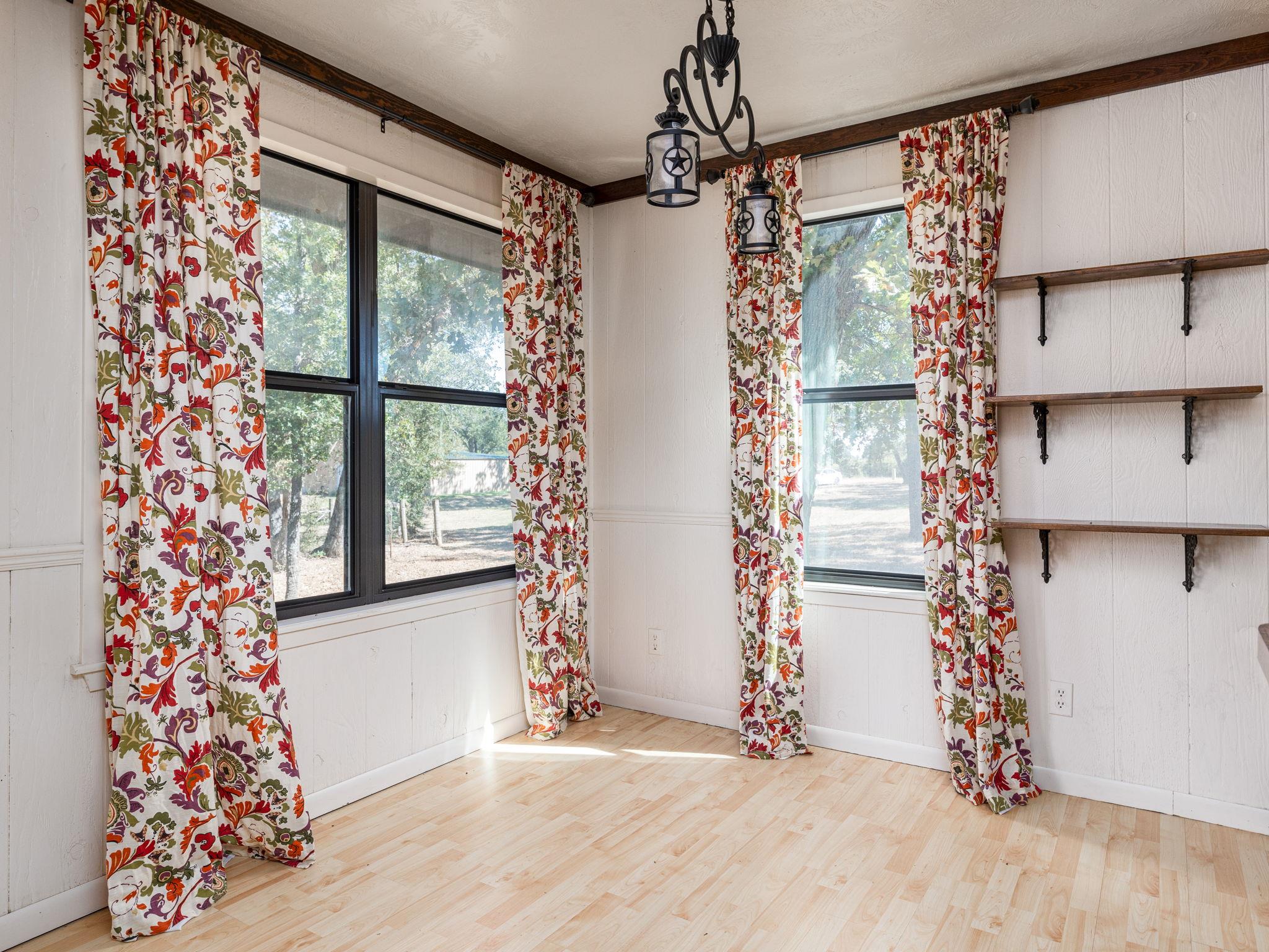 1949 County Road 347 Loop, Gause, TX 77857