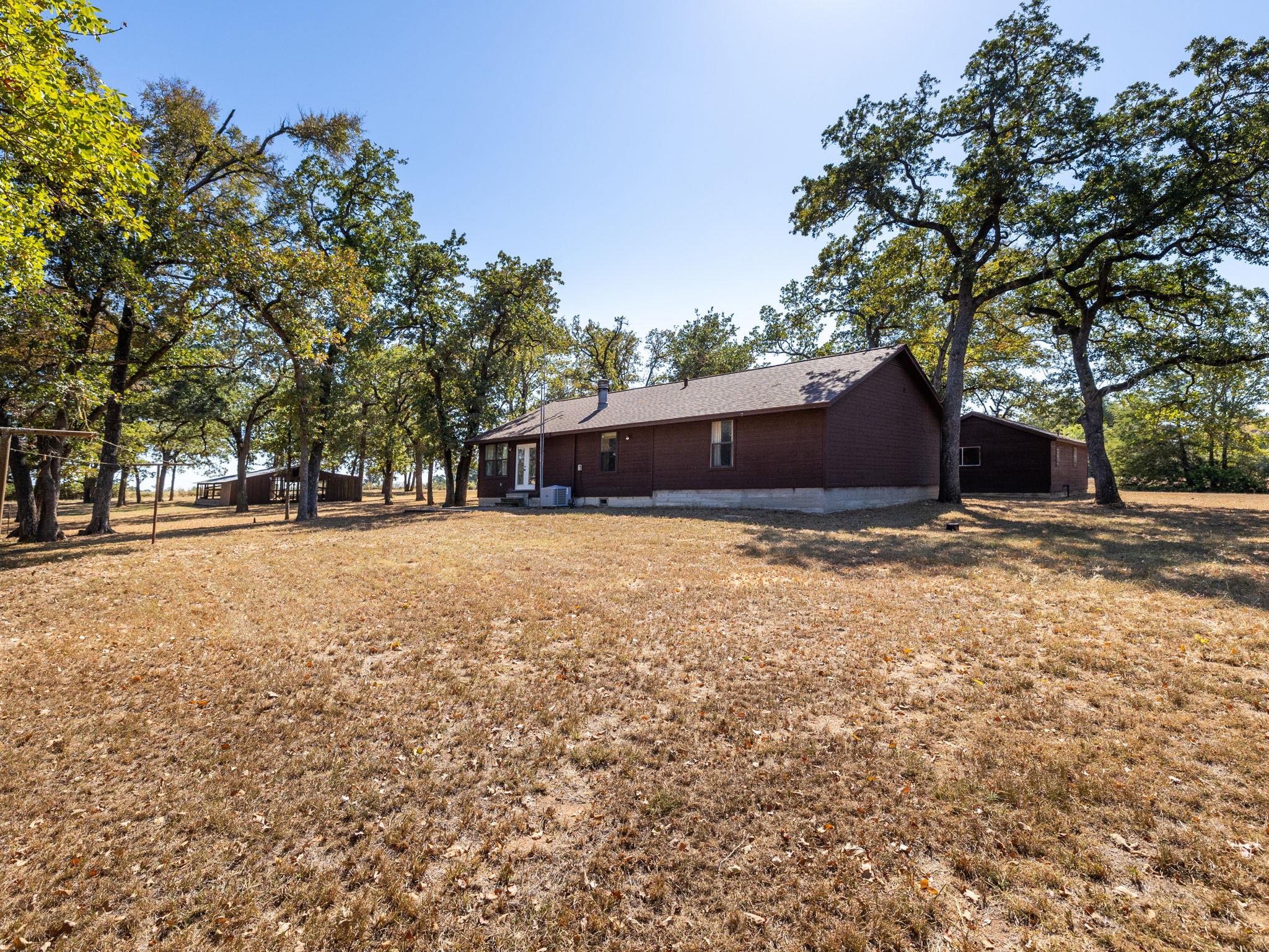 1949 County Road 347 Loop, Gause, TX 77857