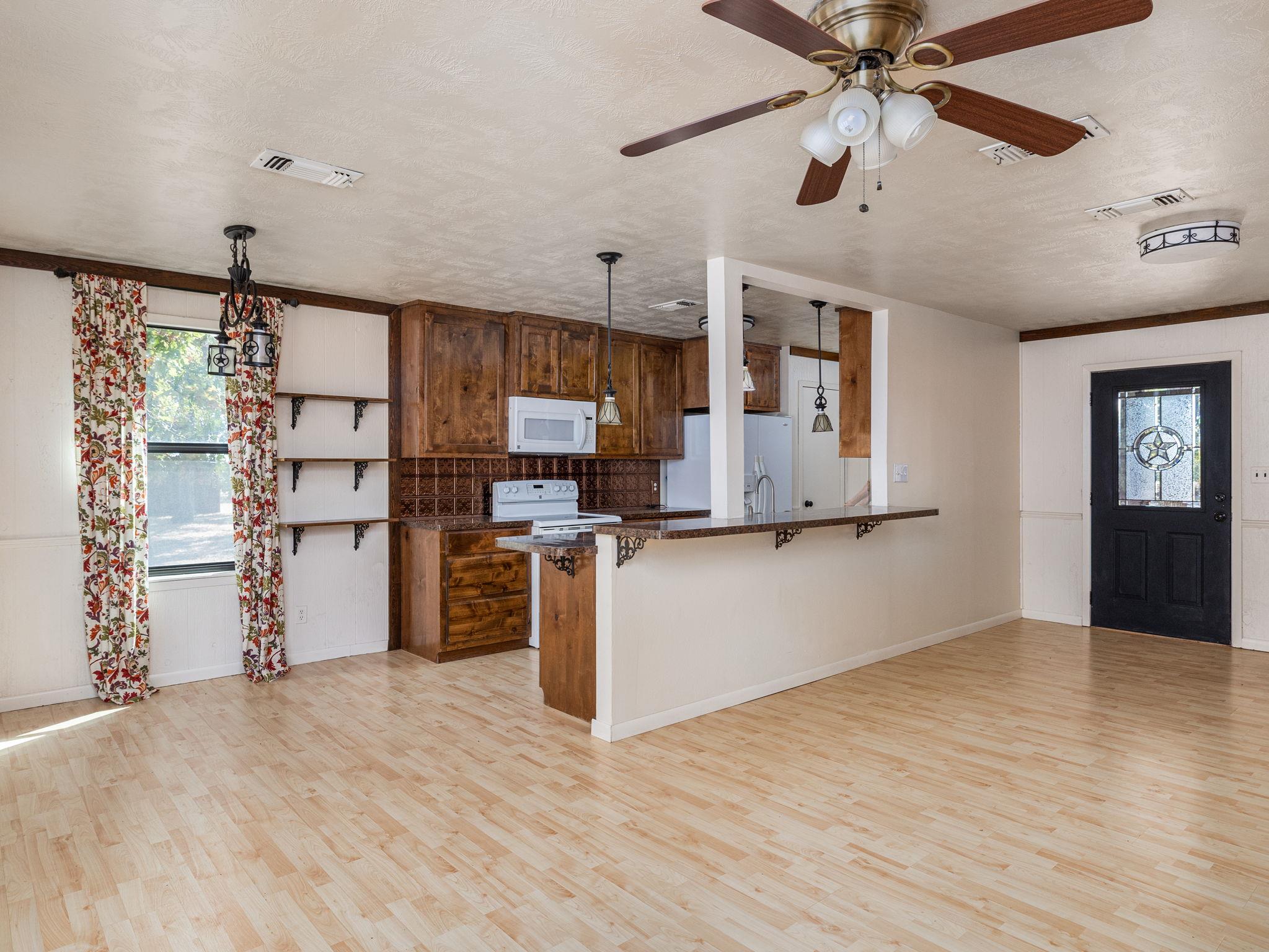 1949 County Road 347 Loop, Gause, TX 77857