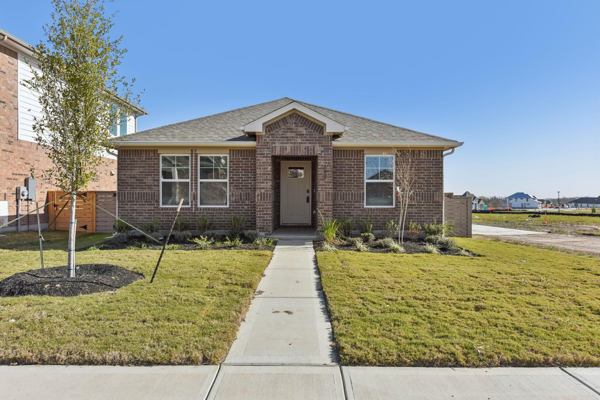 100 Maple Hedge Rd, Hutto, TX 78634