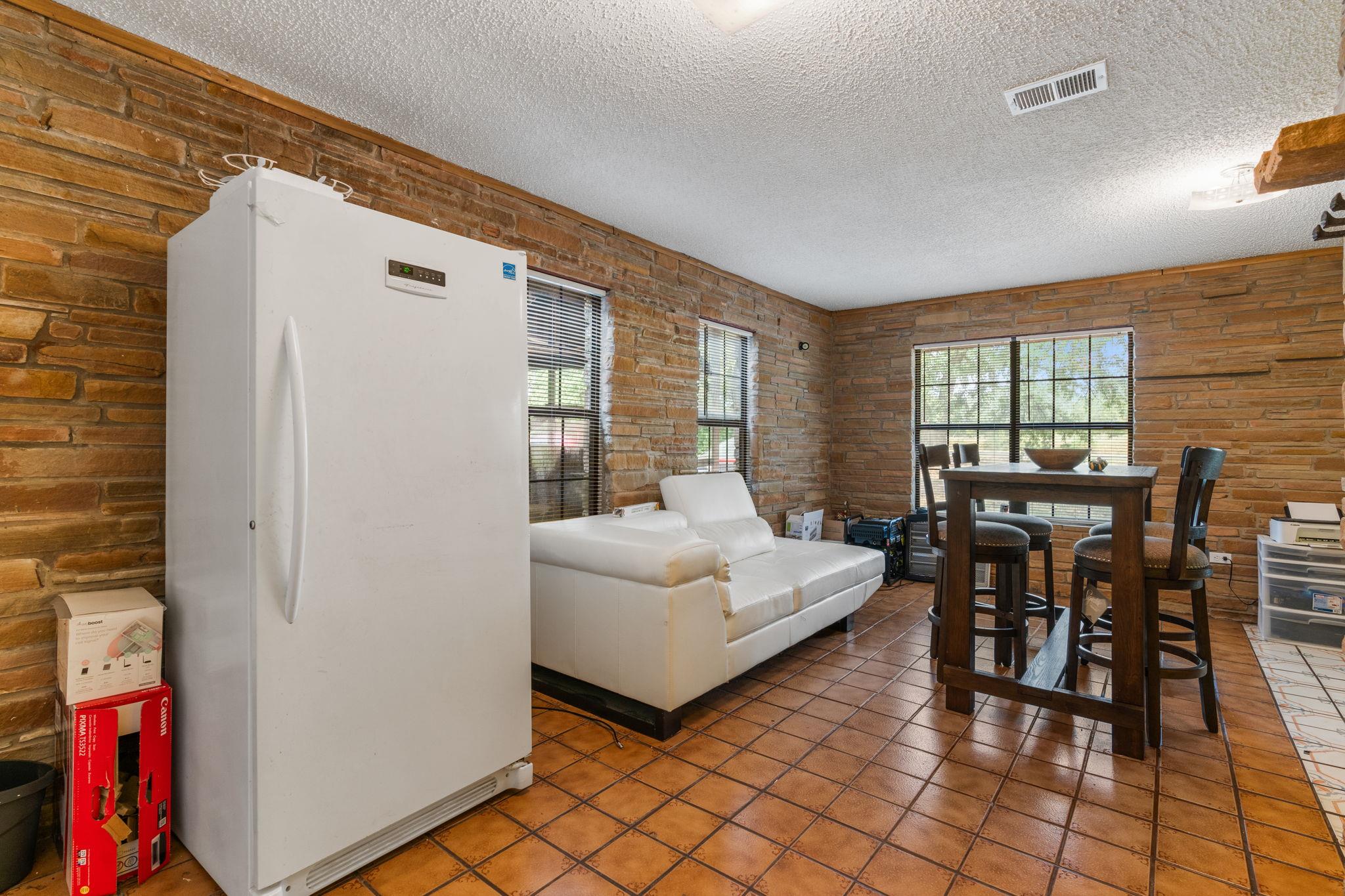 950 County Road 481, Thrall, TX 76578