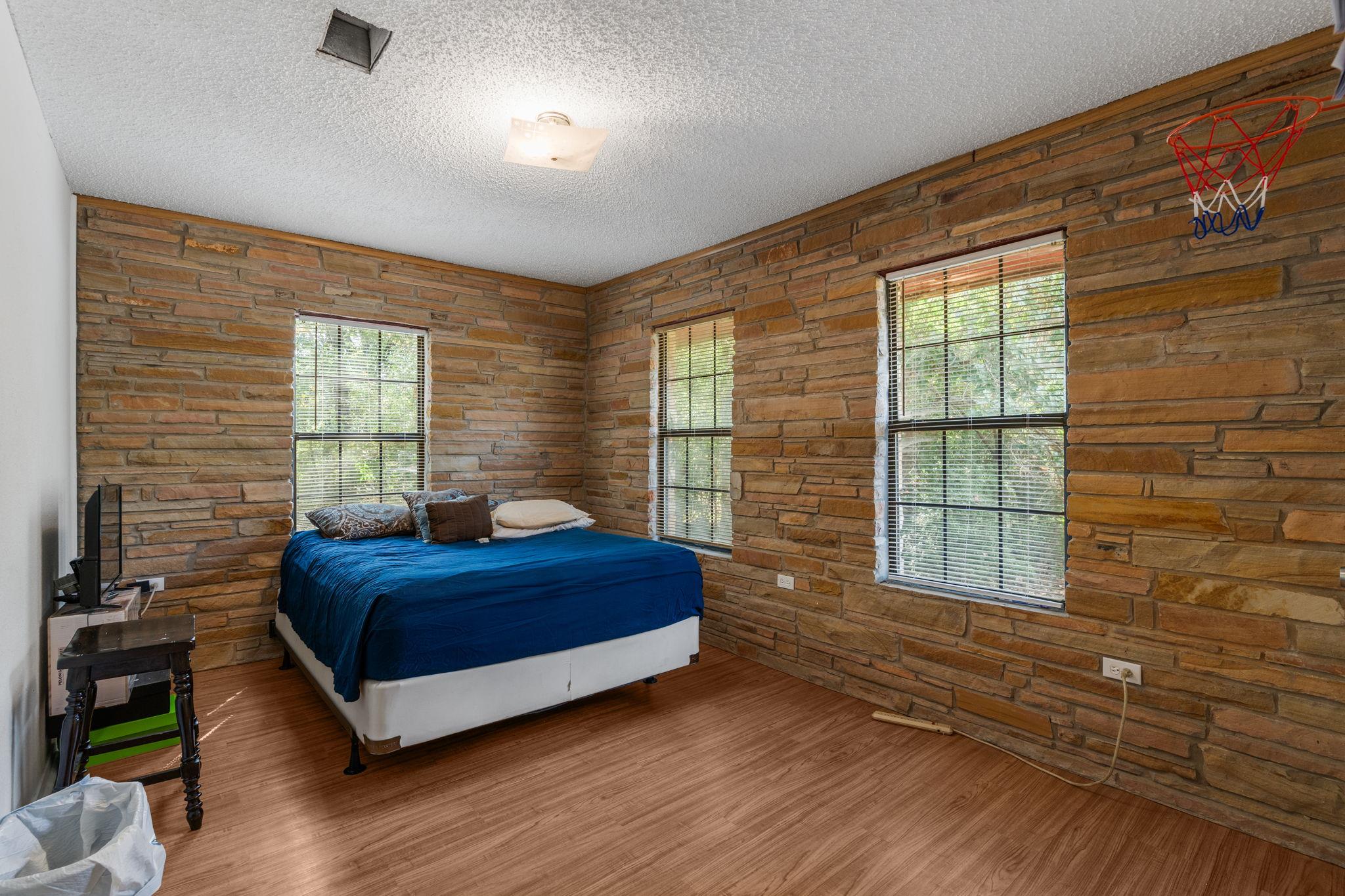 950 County Road 481, Thrall, TX 76578