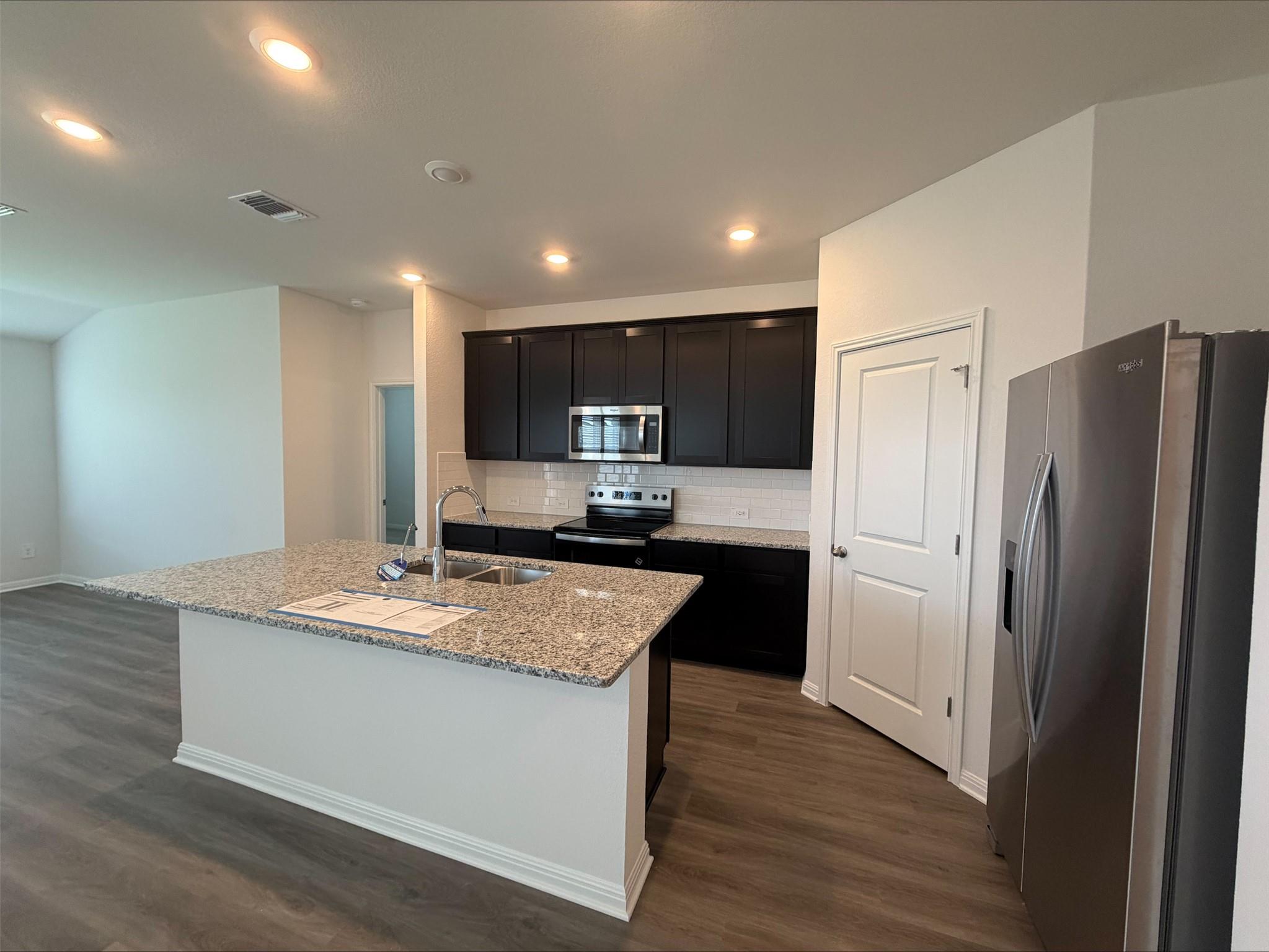 113 Honey Bee Rd, Jarrell, TX 76537