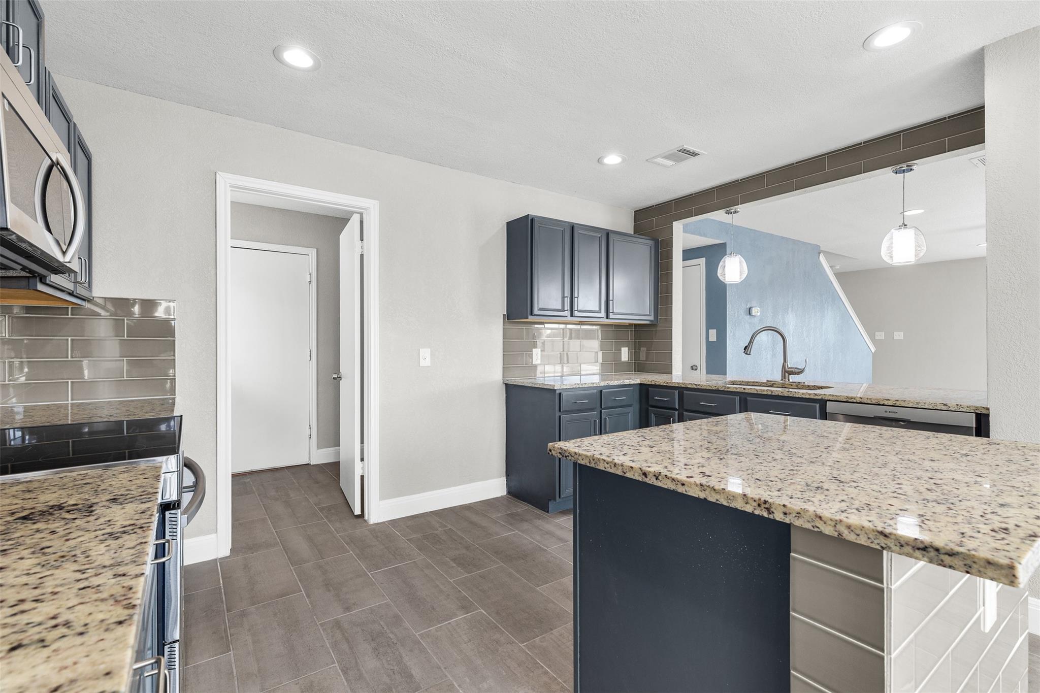 3000 Ridgemont Ln, Kyle, TX 78640