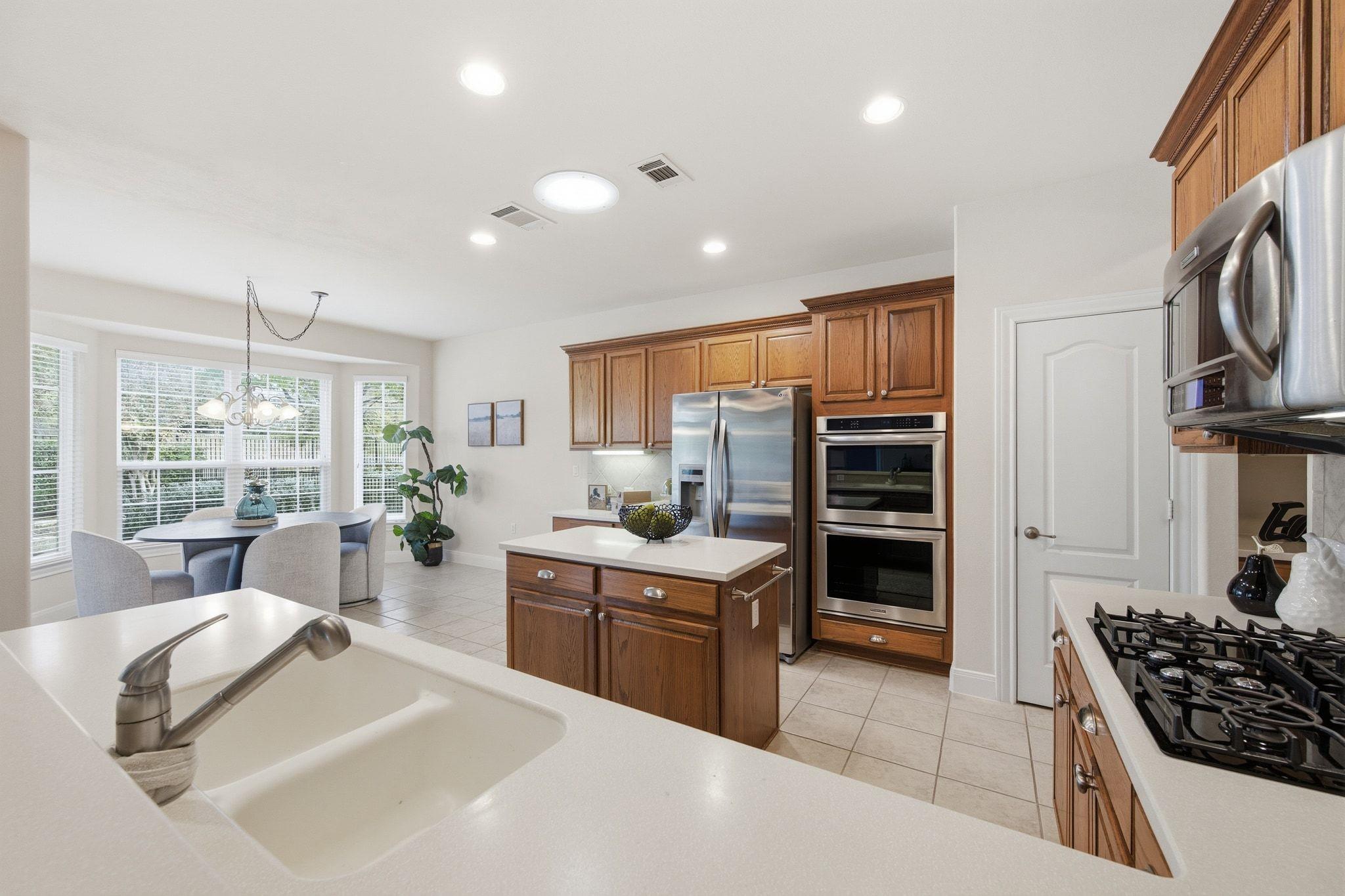 512 Armstrong Dr, Georgetown, TX 78633