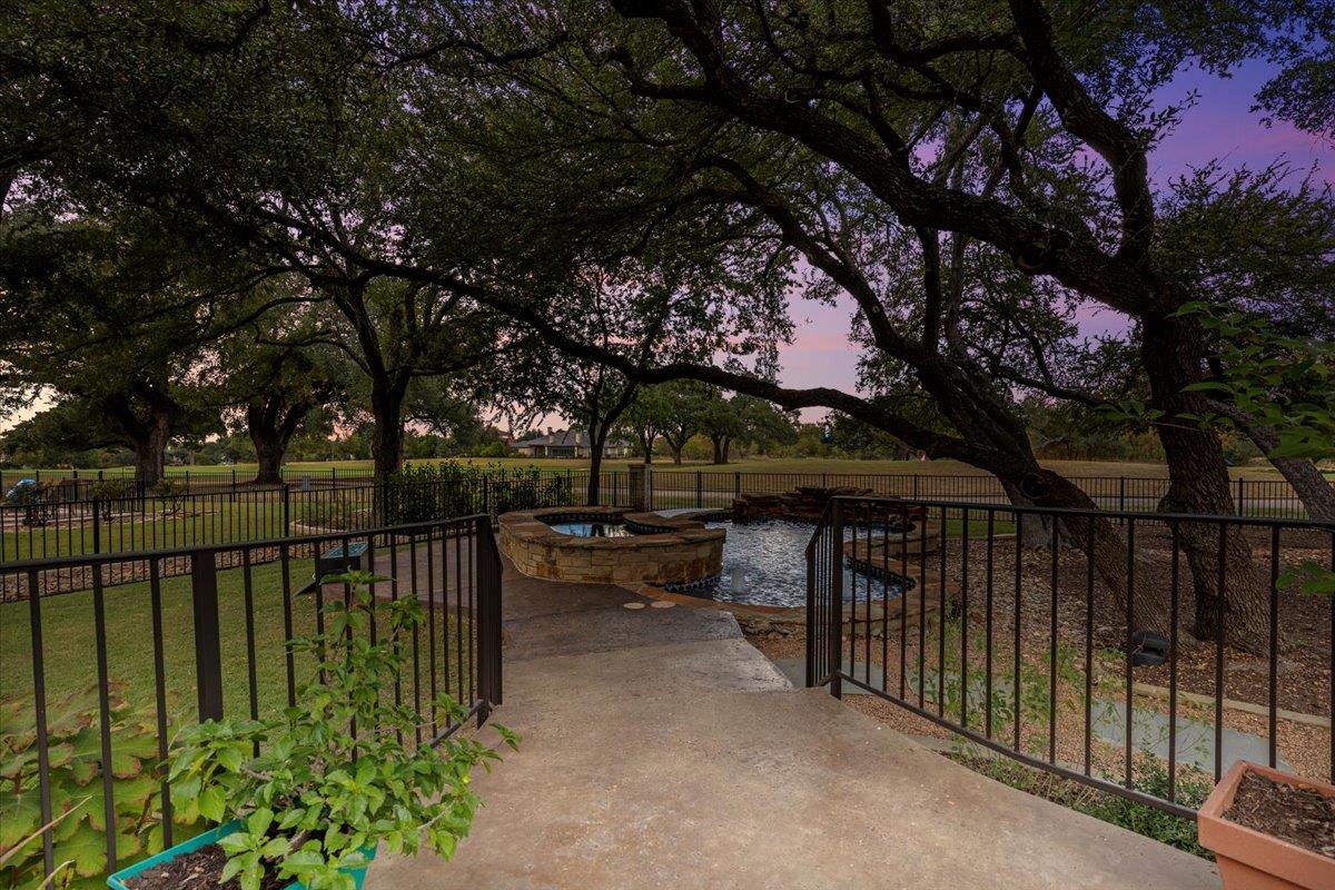 309 Grand Oaks Ln, Georgetown, TX 78628