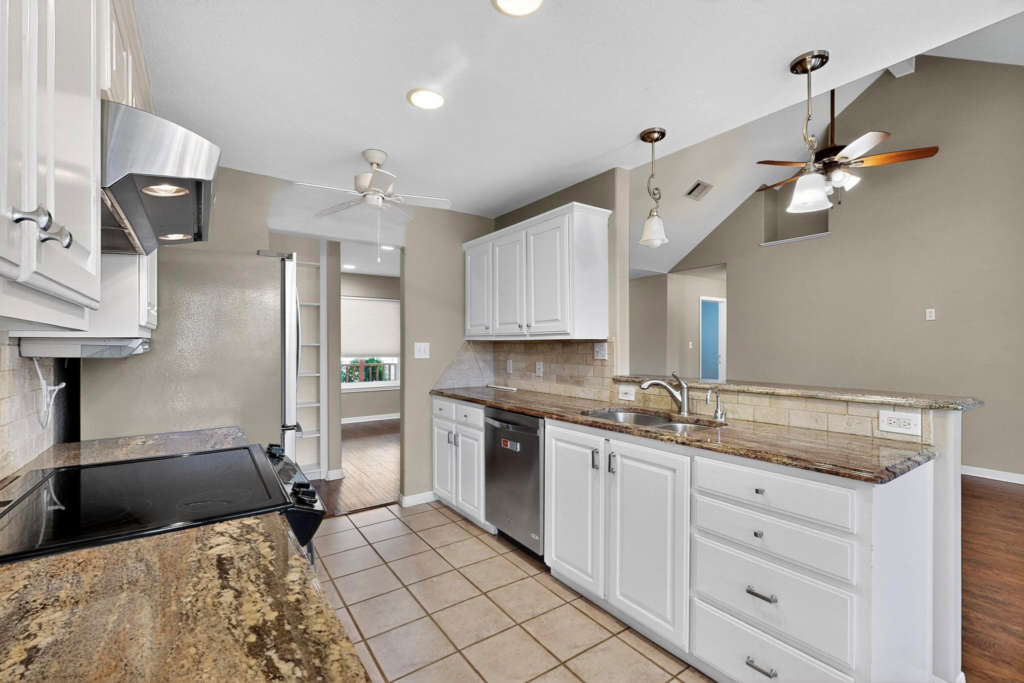 6 Saddle Rock Rdg, Wimberley, TX 78676