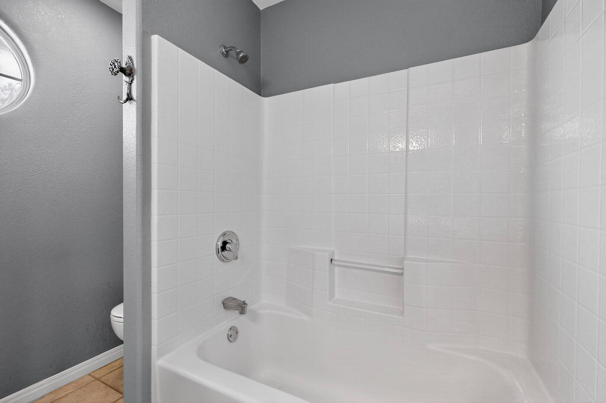 6 Saddle Rock Rdg, Wimberley, TX 78676