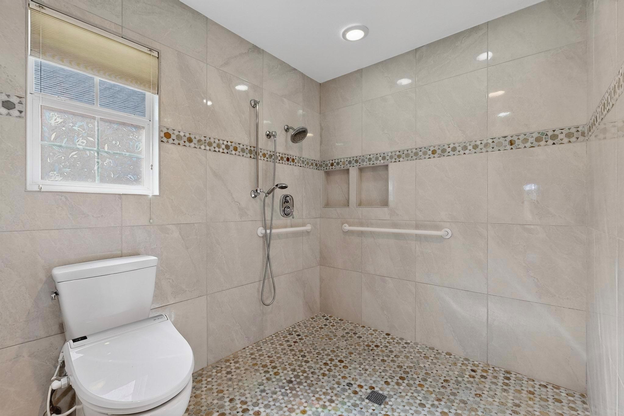 6 Saddle Rock Rdg, Wimberley, TX 78676