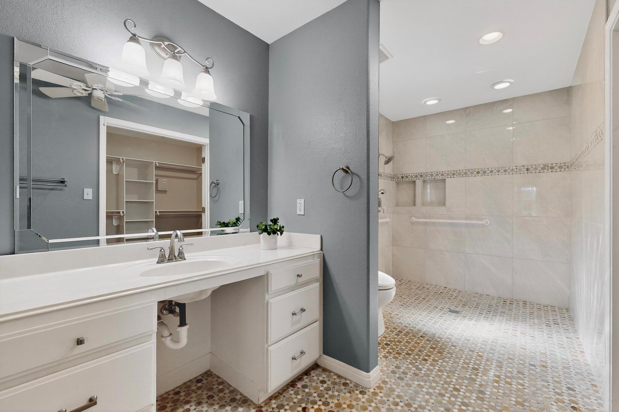 6 Saddle Rock Rdg, Wimberley, TX 78676