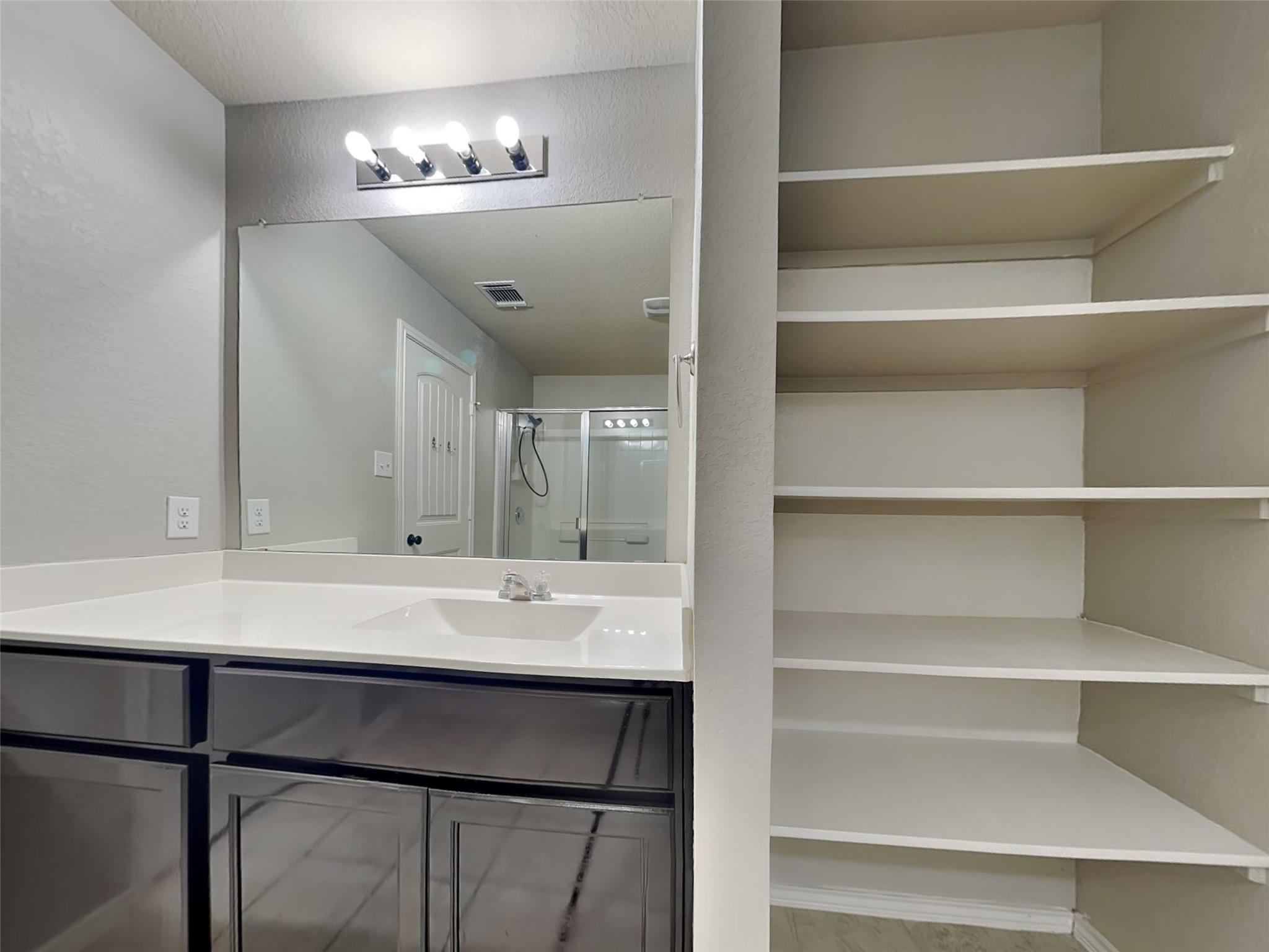 214 Tallow Trl, San Marcos, TX 78666