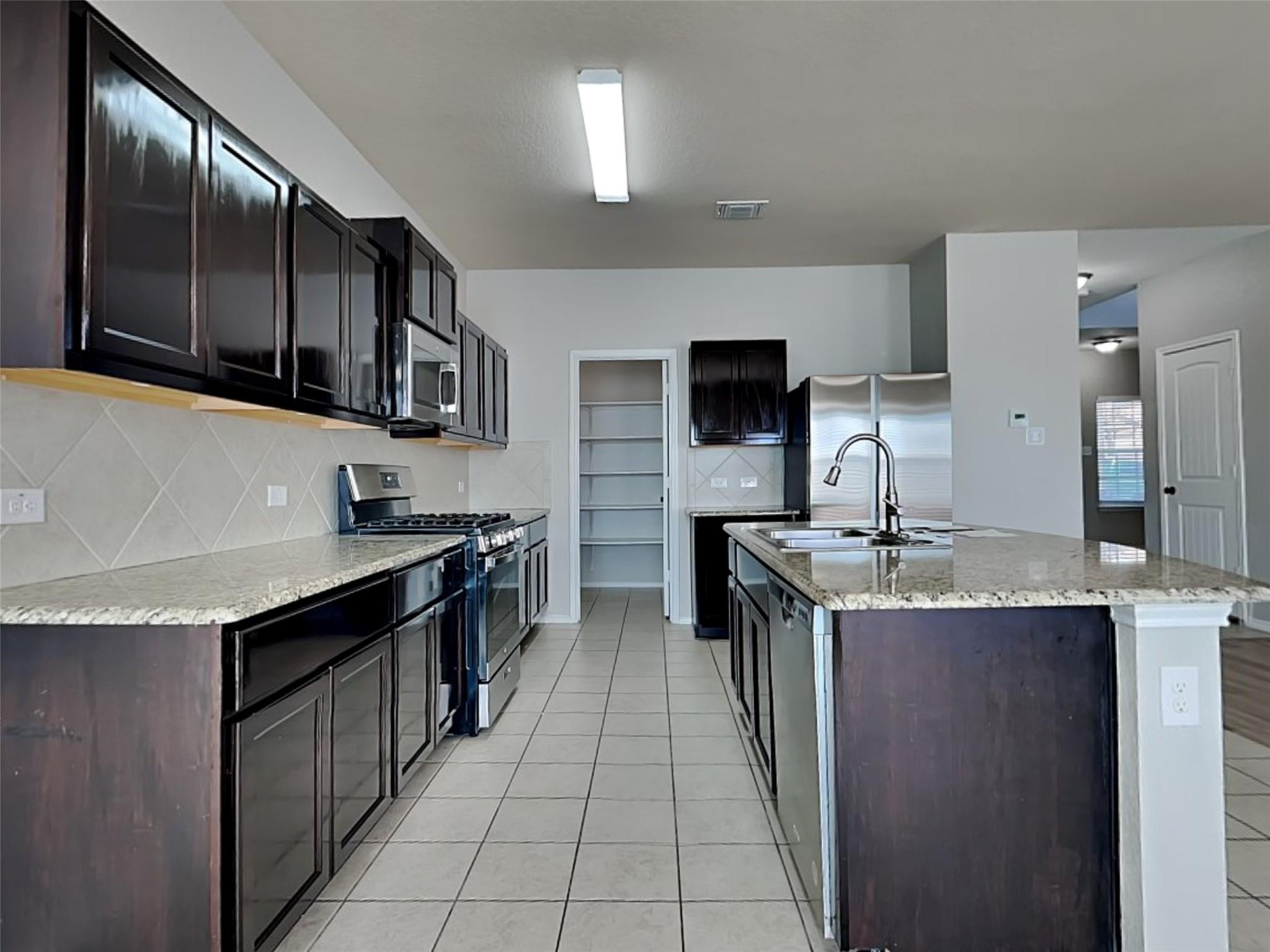 214 Tallow Trl, San Marcos, TX 78666