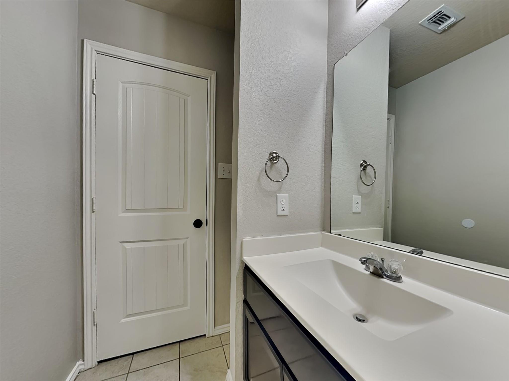 214 Tallow Trl, San Marcos, TX 78666