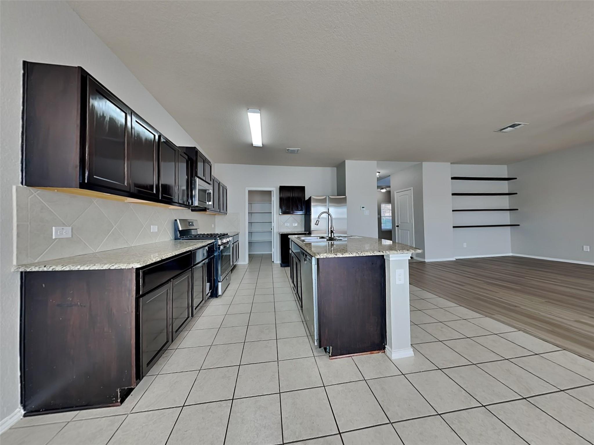 214 Tallow Trl, San Marcos, TX 78666