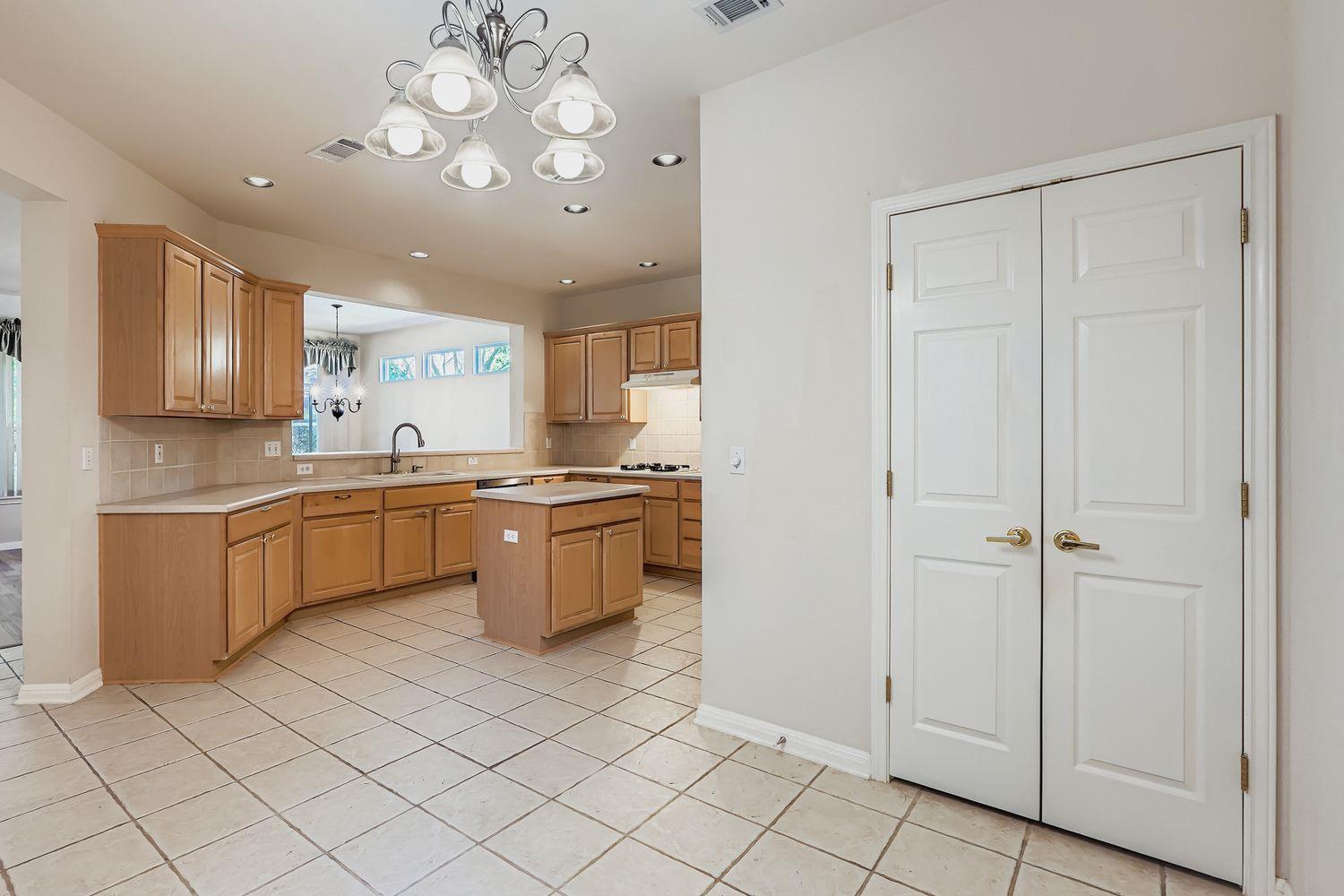 102 Lubbock Dr, Georgetown, TX 78633