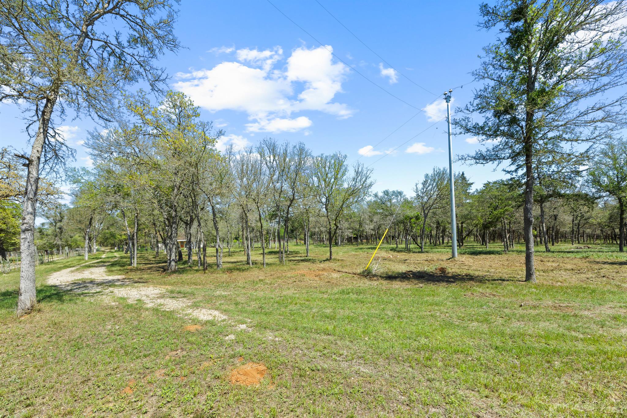 445 Saint Johns Rd, Dale, TX 78616