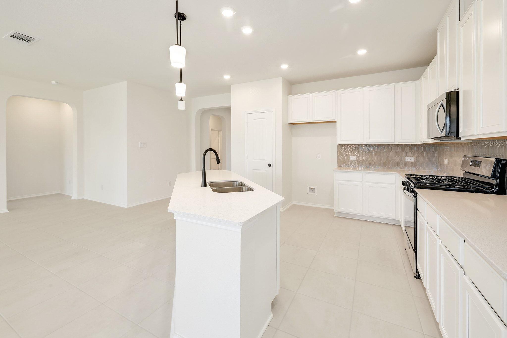 1716 River Plateau Dr, Leander, TX 78641