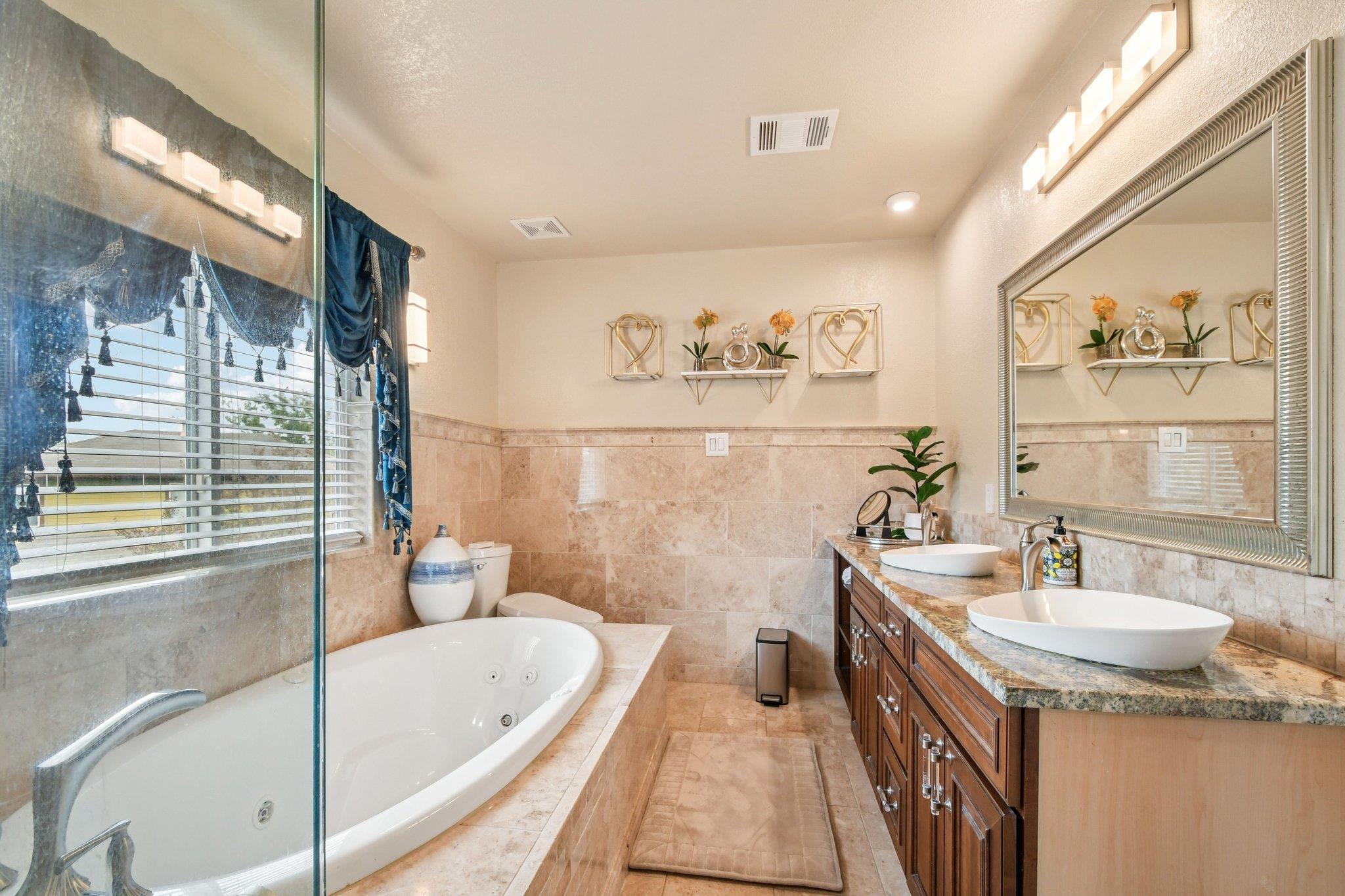 18205 Great Falls Dr, Manor, TX 78653