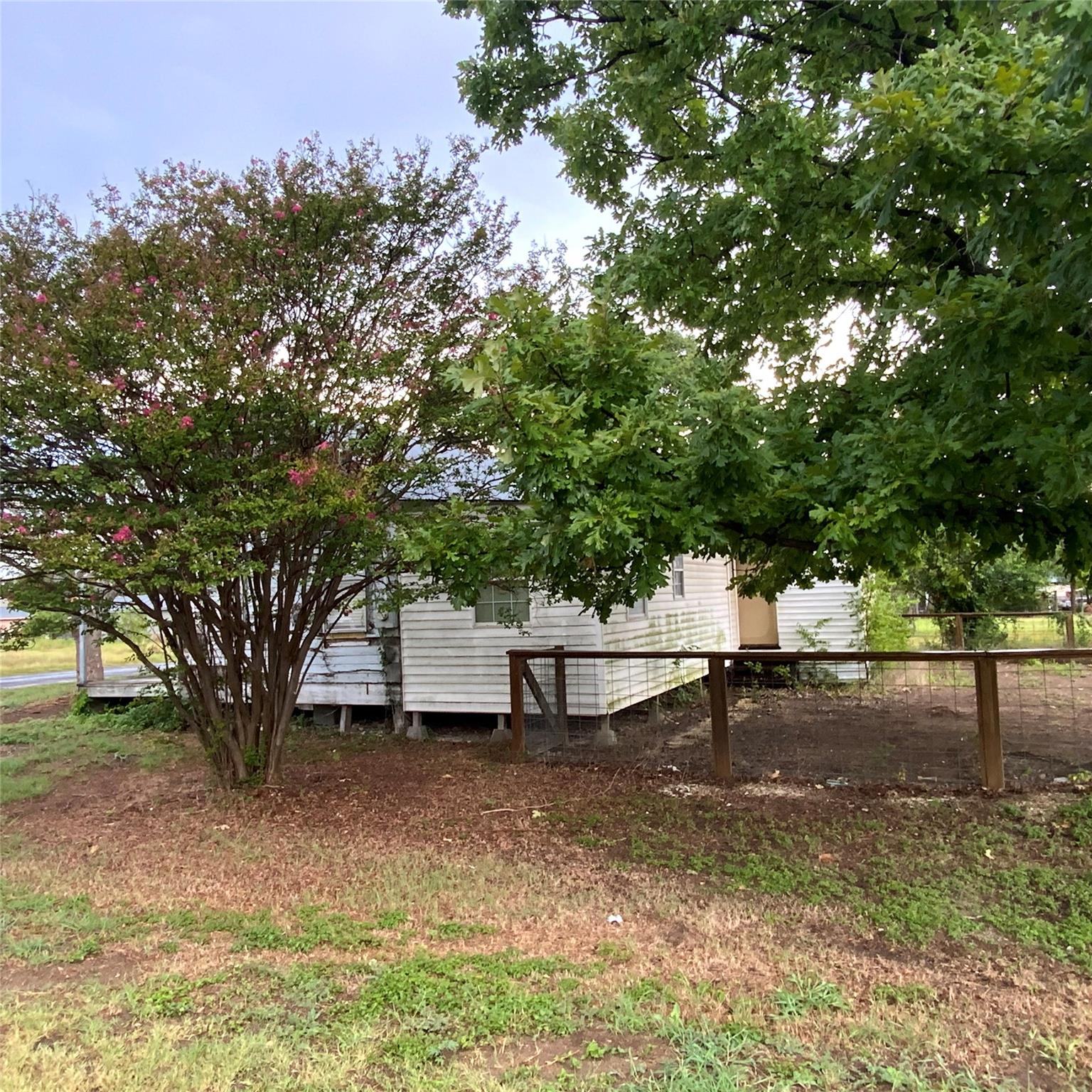 211 S 7th St, Jarrell, TX 76537