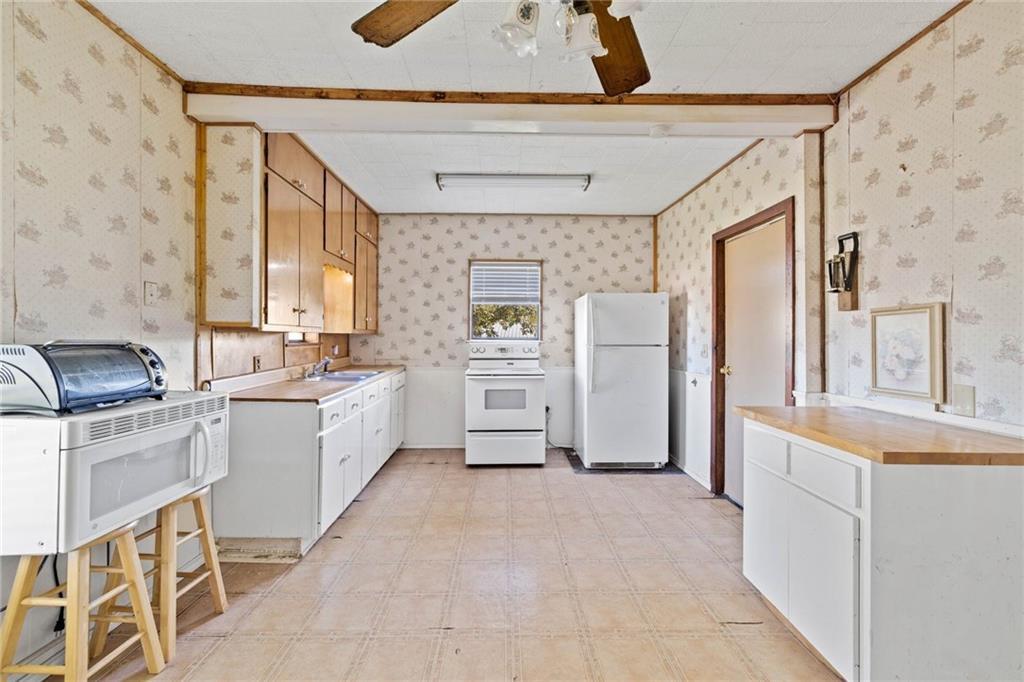 211 S 7th St, Jarrell, TX 76537