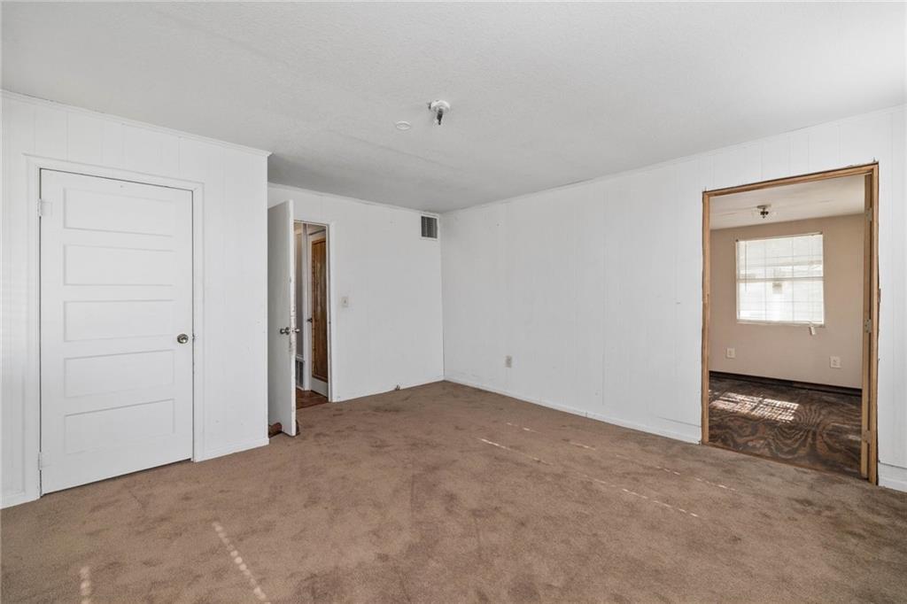 211 S 7th St, Jarrell, TX 76537