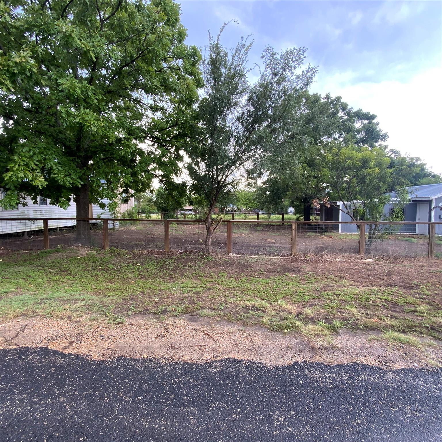 211 S 7th St, Jarrell, TX 76537