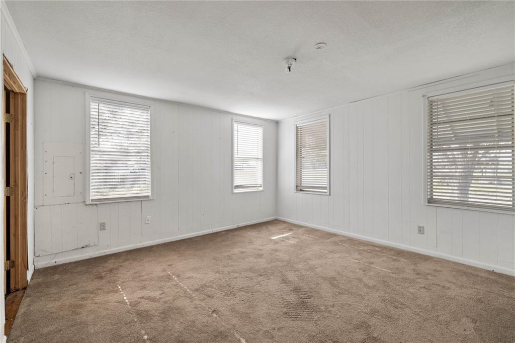 211 S 7th St, Jarrell, TX 76537