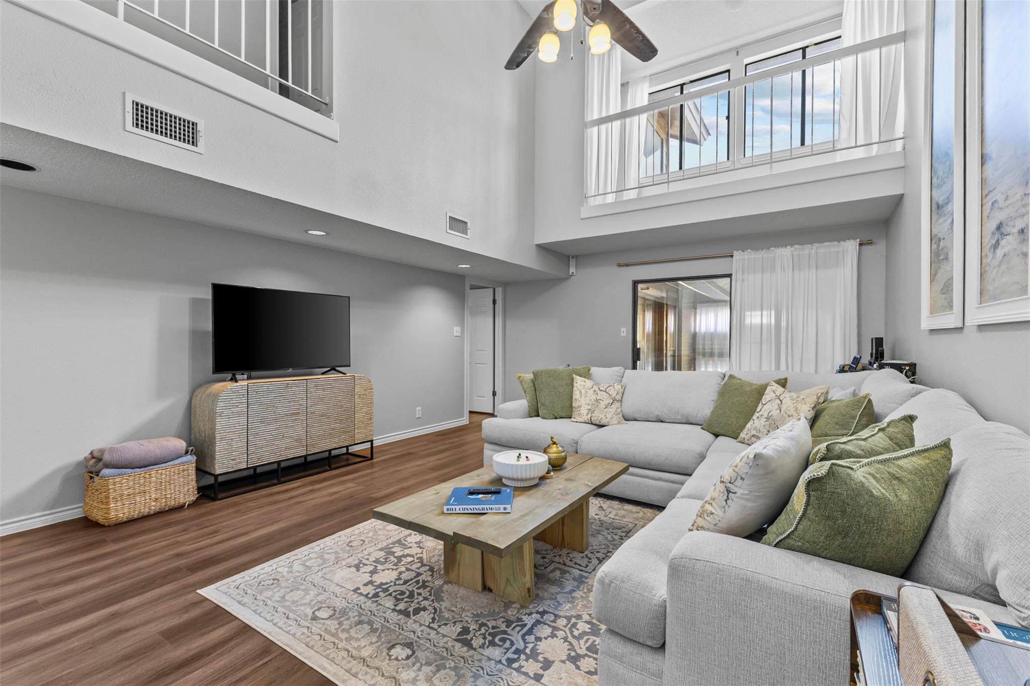 10916 B Crown Colony Dr # 3, Austin, TX 78747