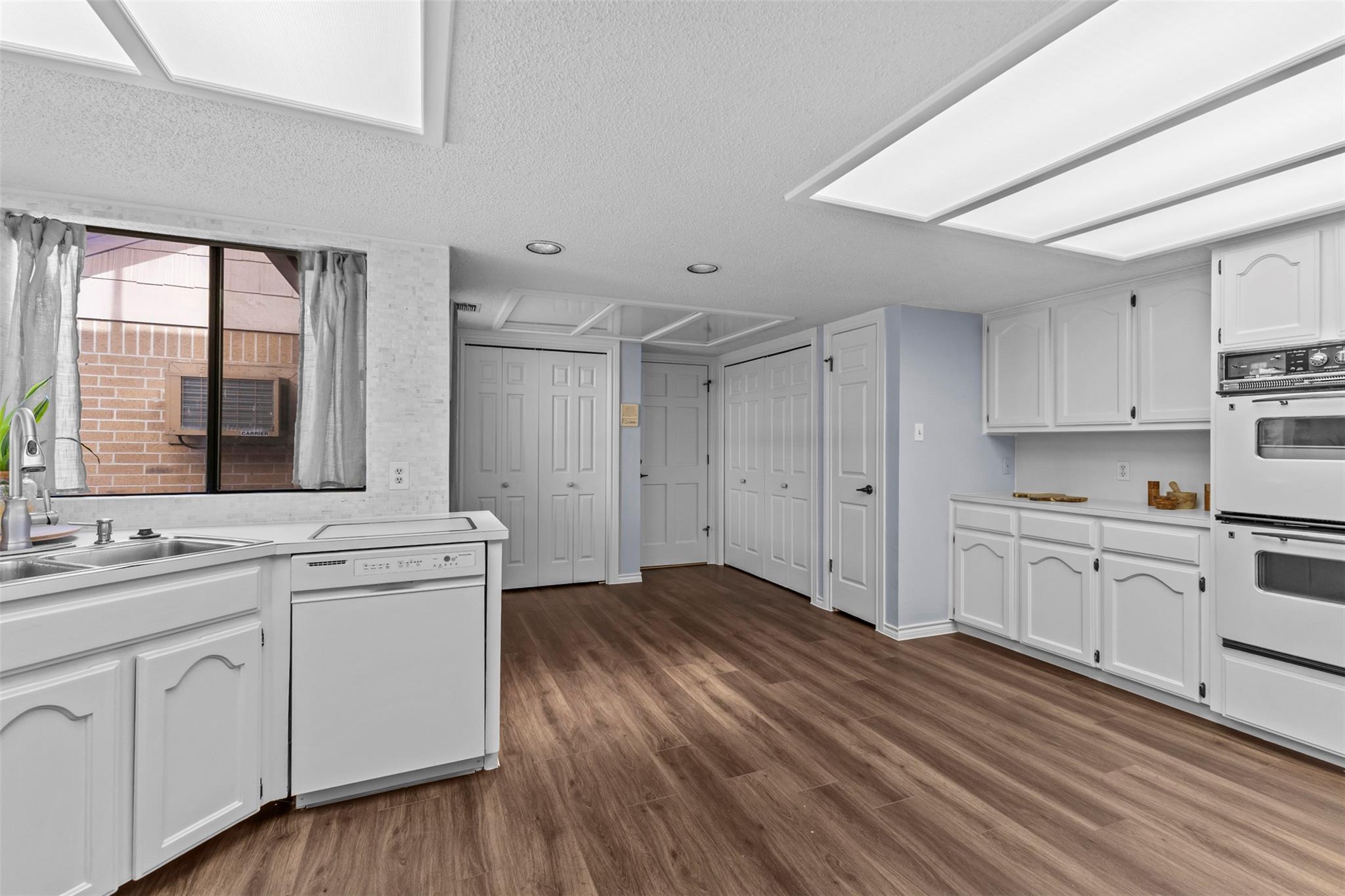 10916 B Crown Colony Dr # 3, Austin, TX 78747