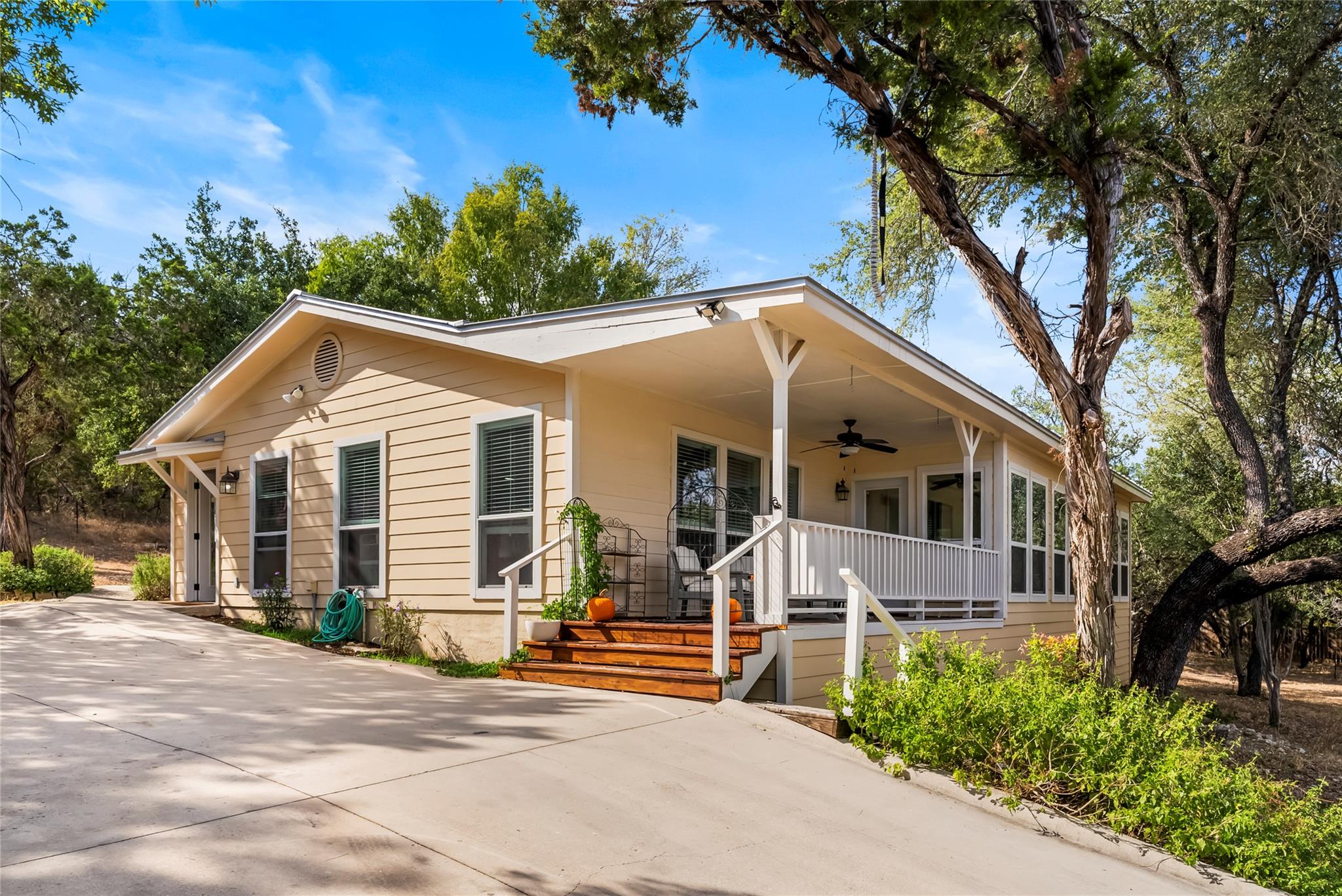 112 Liberty Ln Ln, Wimberley, TX 78676