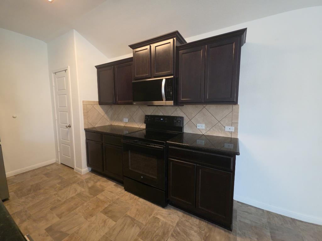 313 San Antonio Riverwalk, Hutto, TX 78634