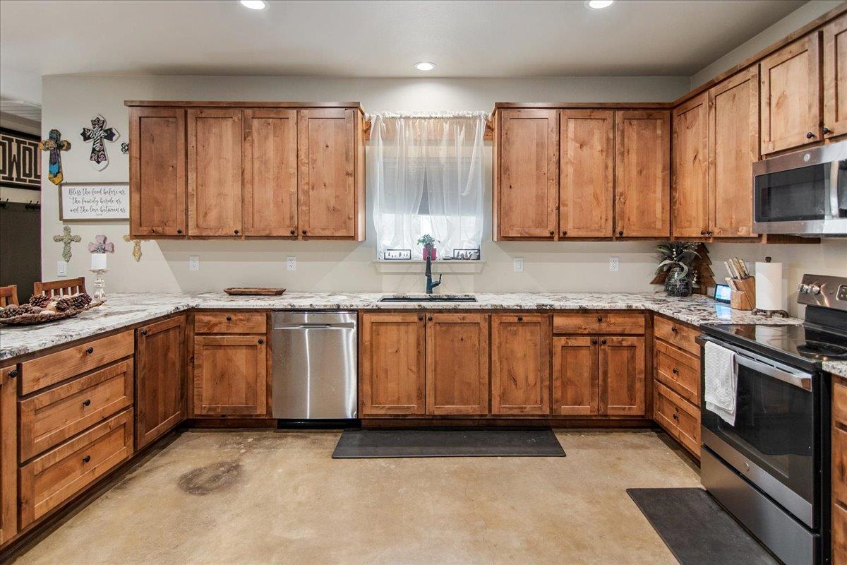 3411 Concho Trl, Kingsland, TX 78639